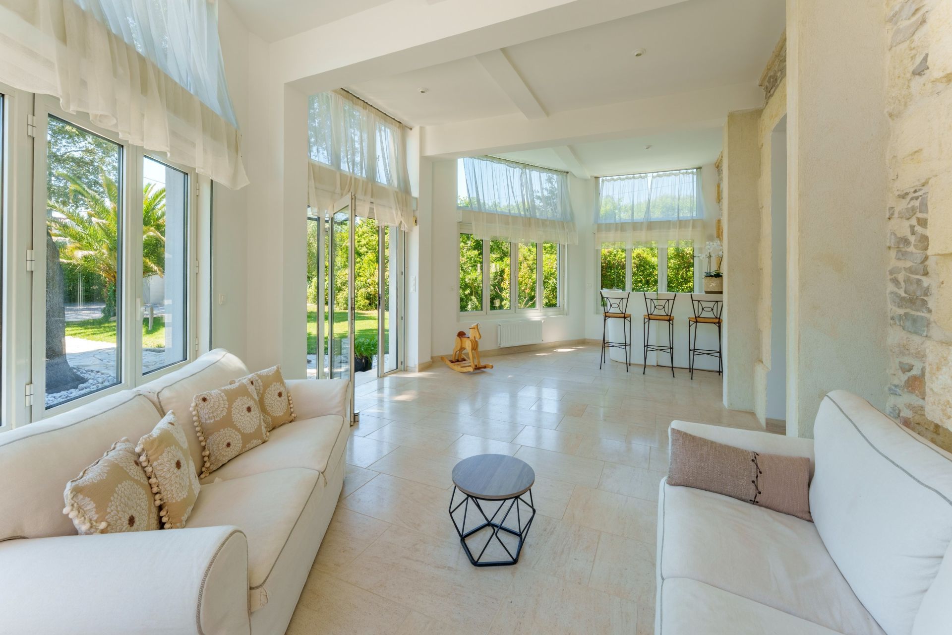 luxury house 7 Rooms for sale on CASTRIES (34160)
