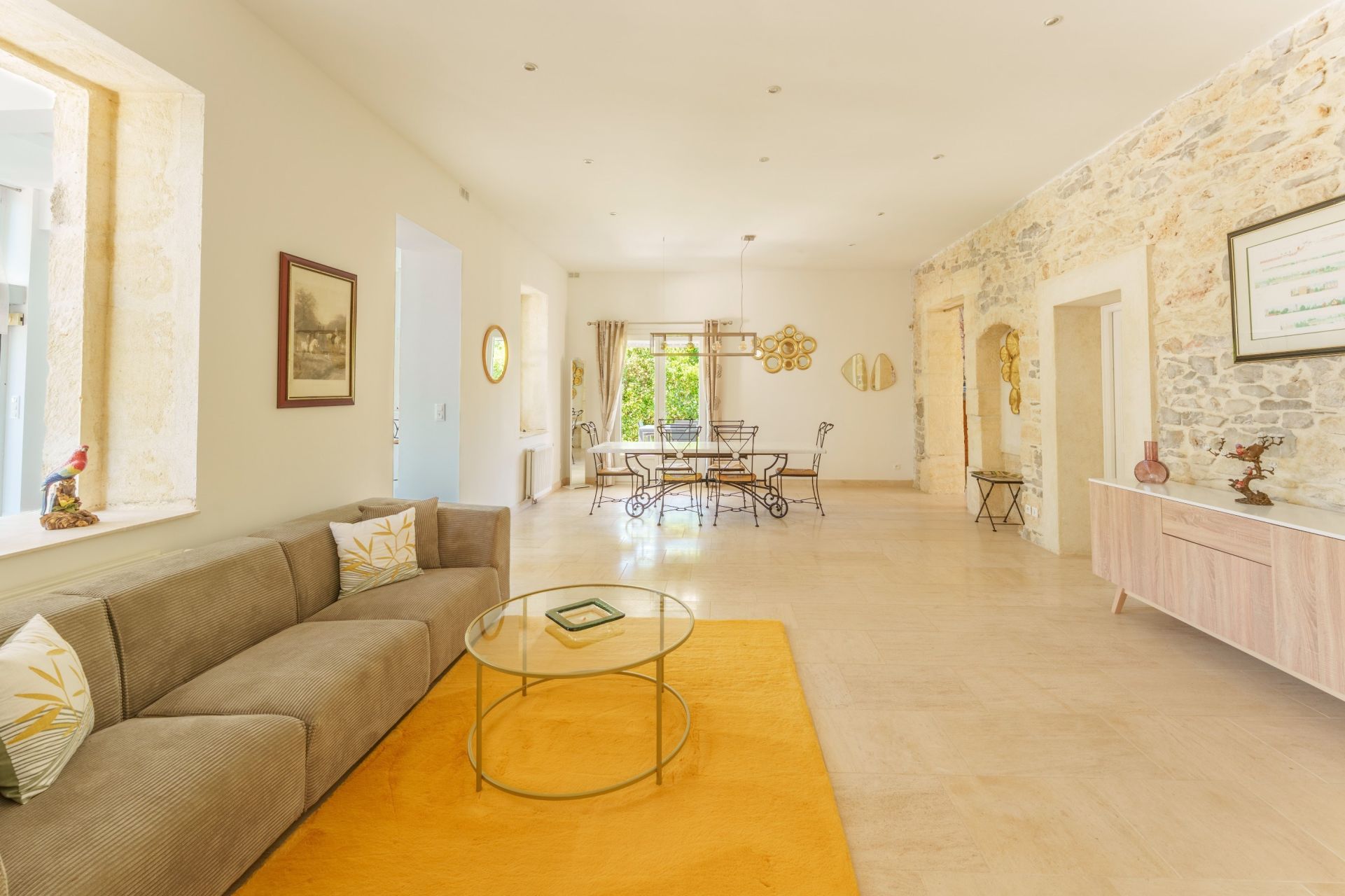 luxury house 7 Rooms for sale on CASTRIES (34160)
