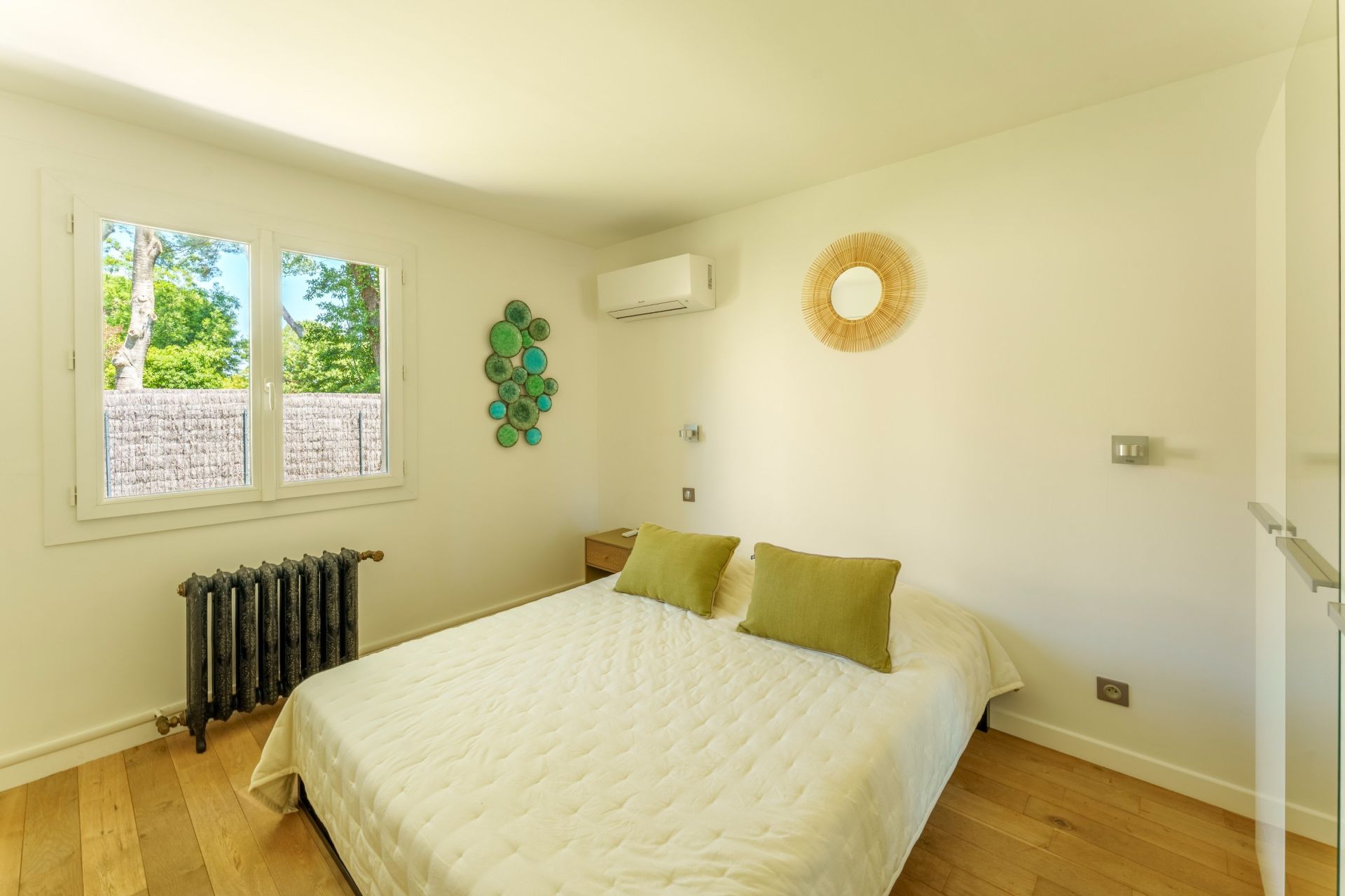 luxury house 7 Rooms for sale on CASTRIES (34160)