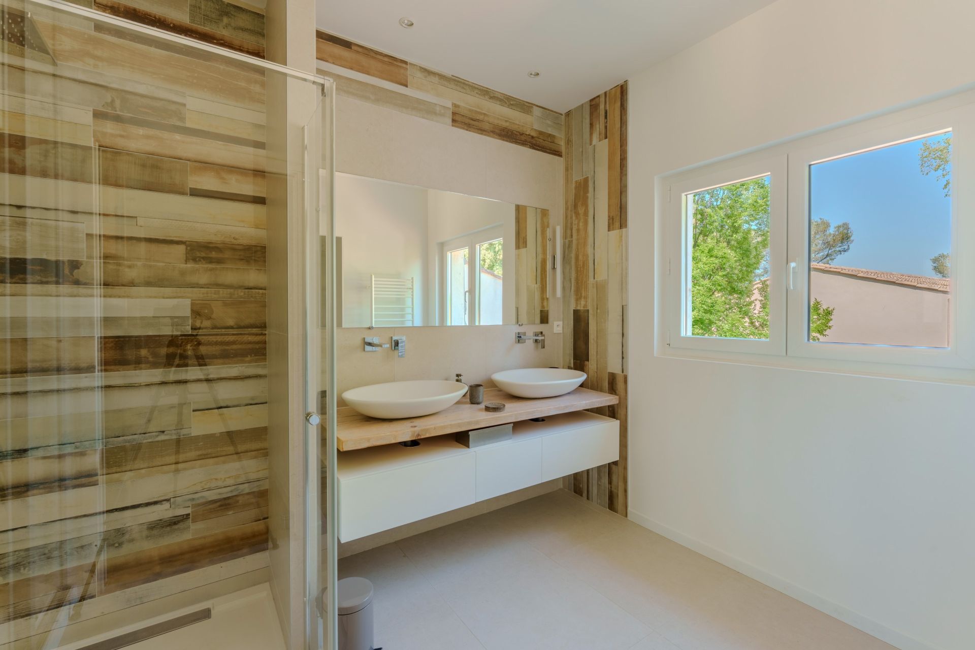 luxury house 7 Rooms for sale on CASTRIES (34160)