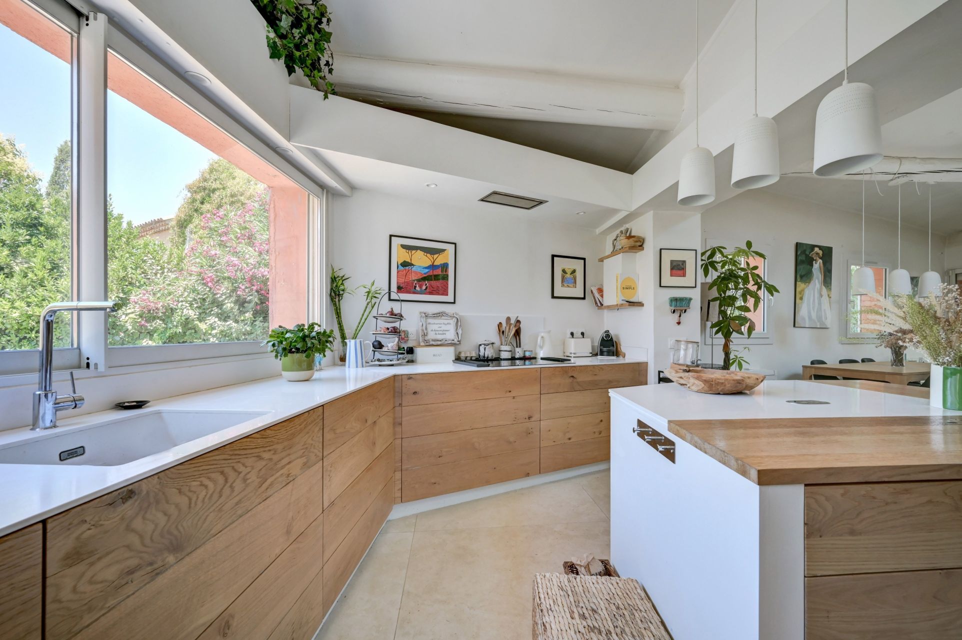 luxury house 4 Rooms for sale on AIX EN PROVENCE (13540)
