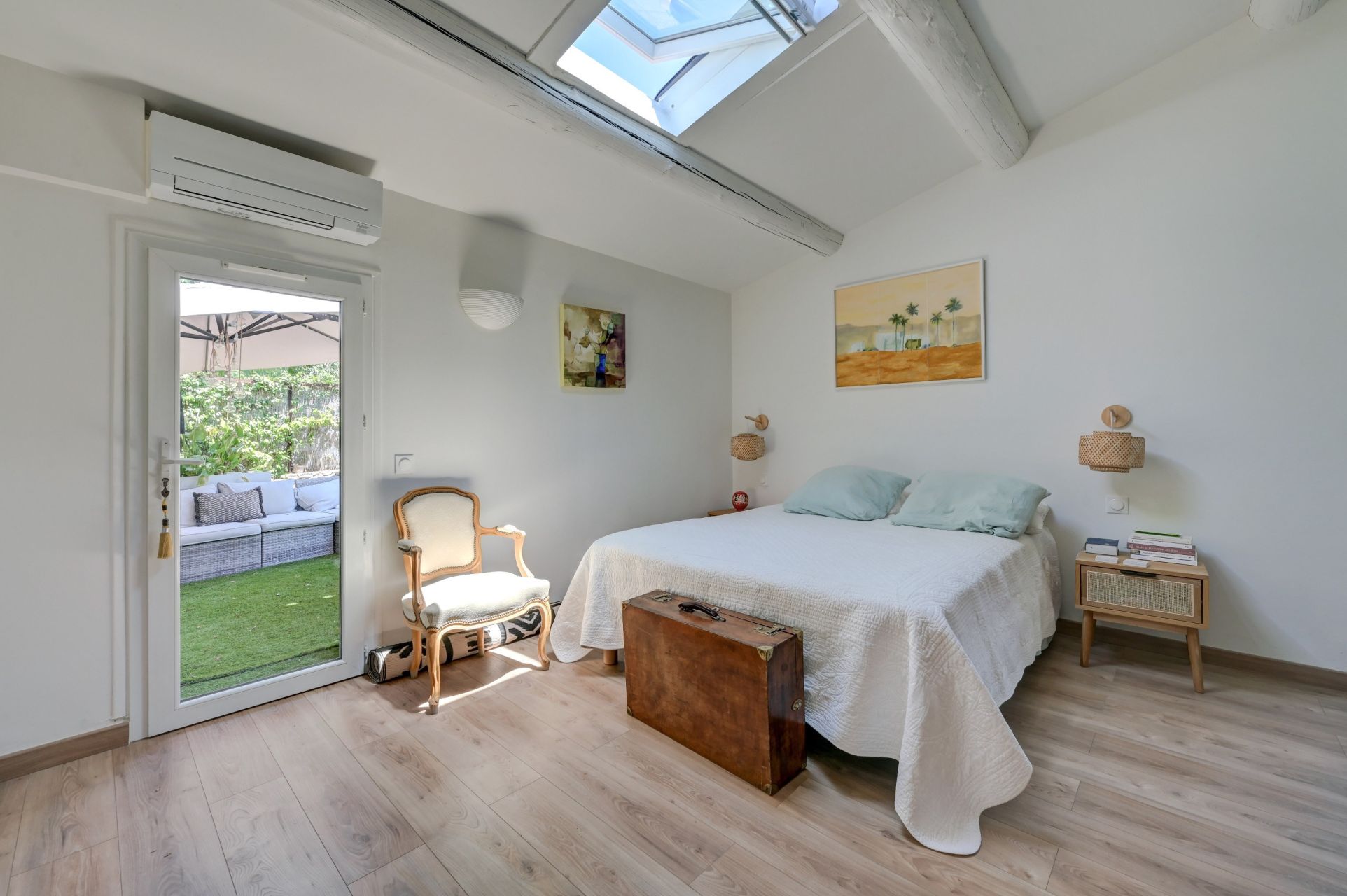 luxury house 4 Rooms for sale on AIX EN PROVENCE (13540)