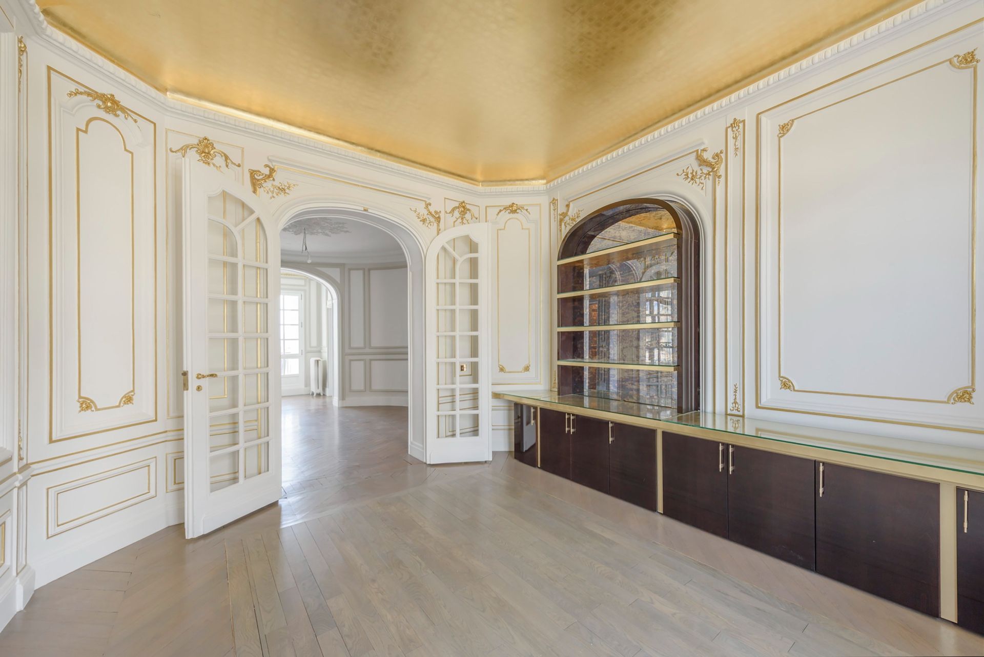 luxury apartment 8 Rooms for rent on PARIS (75016)