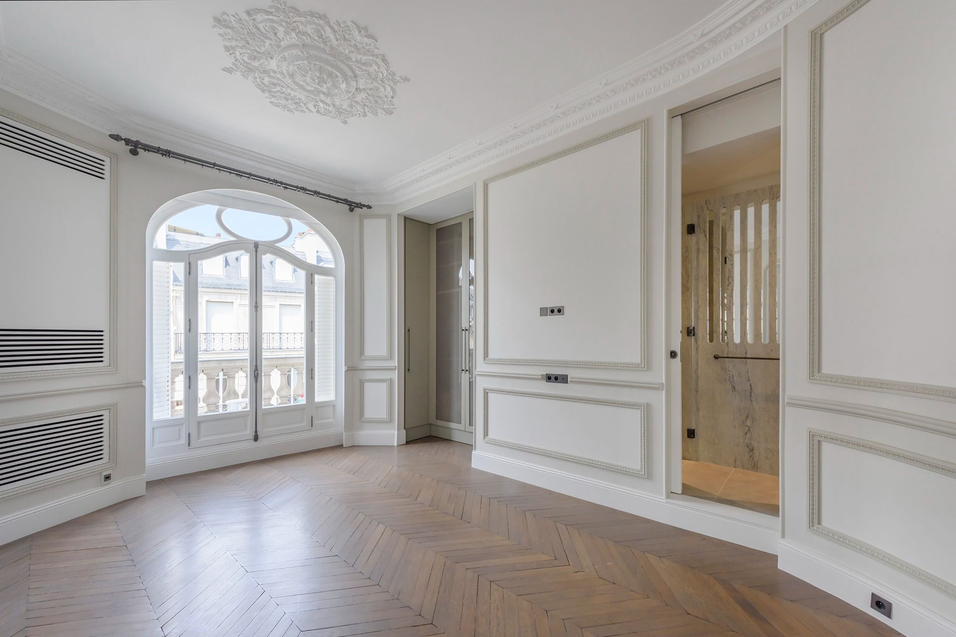 luxury apartment 8 Rooms for rent on PARIS (75016)