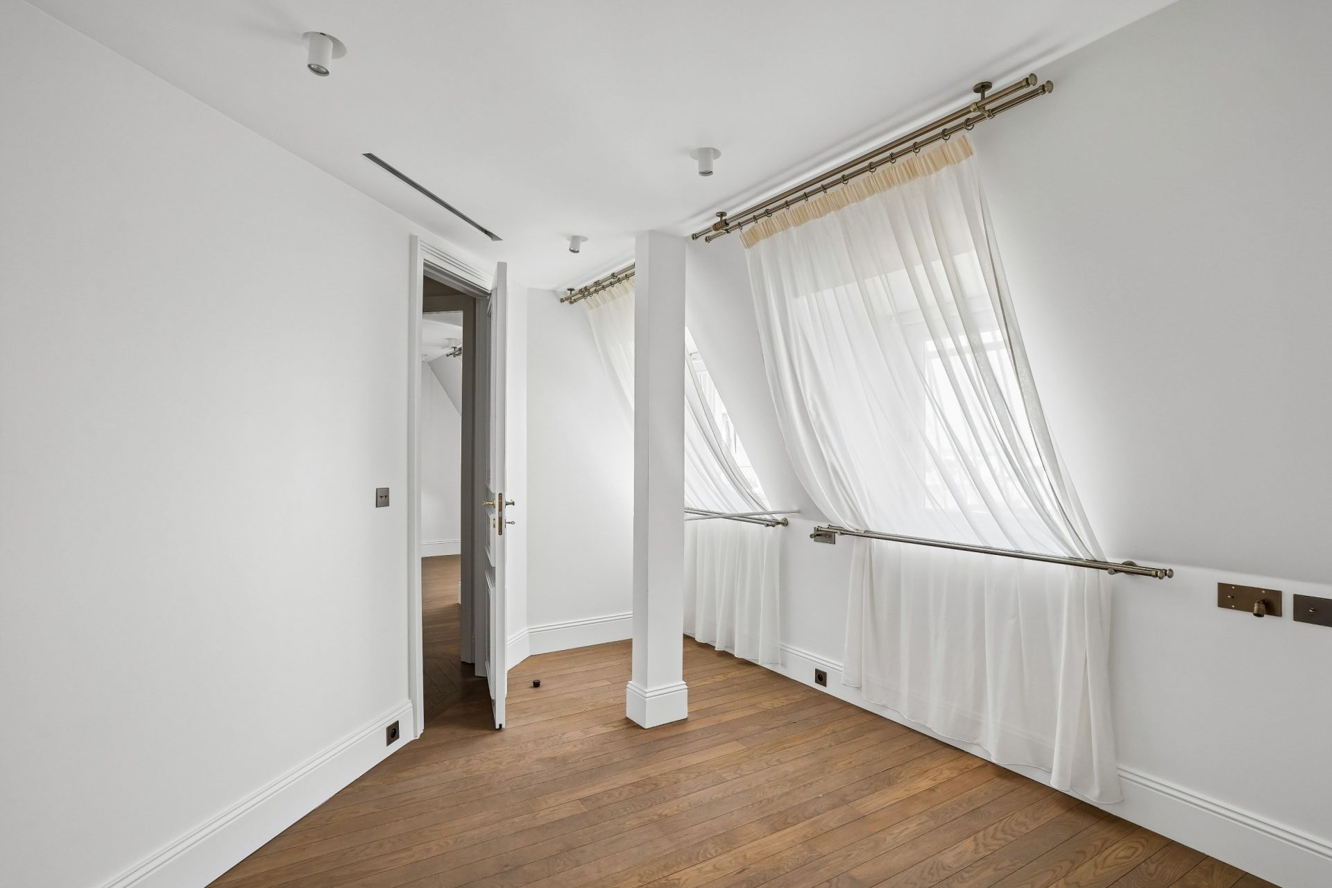 appartement de luxe 8 Pièces en location sur PARIS (75016)
