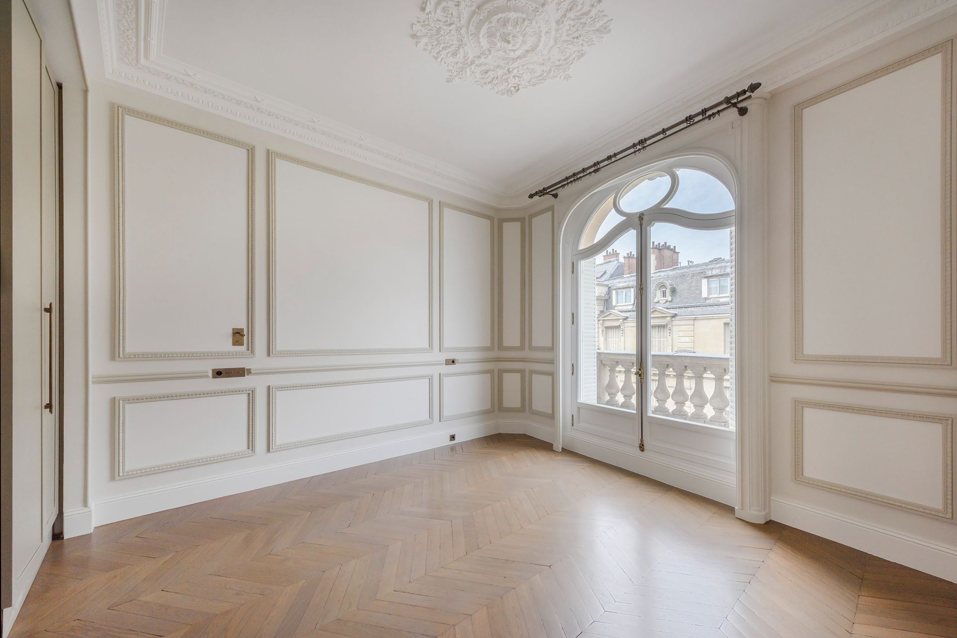 luxury apartment 8 Rooms for rent on PARIS (75016)