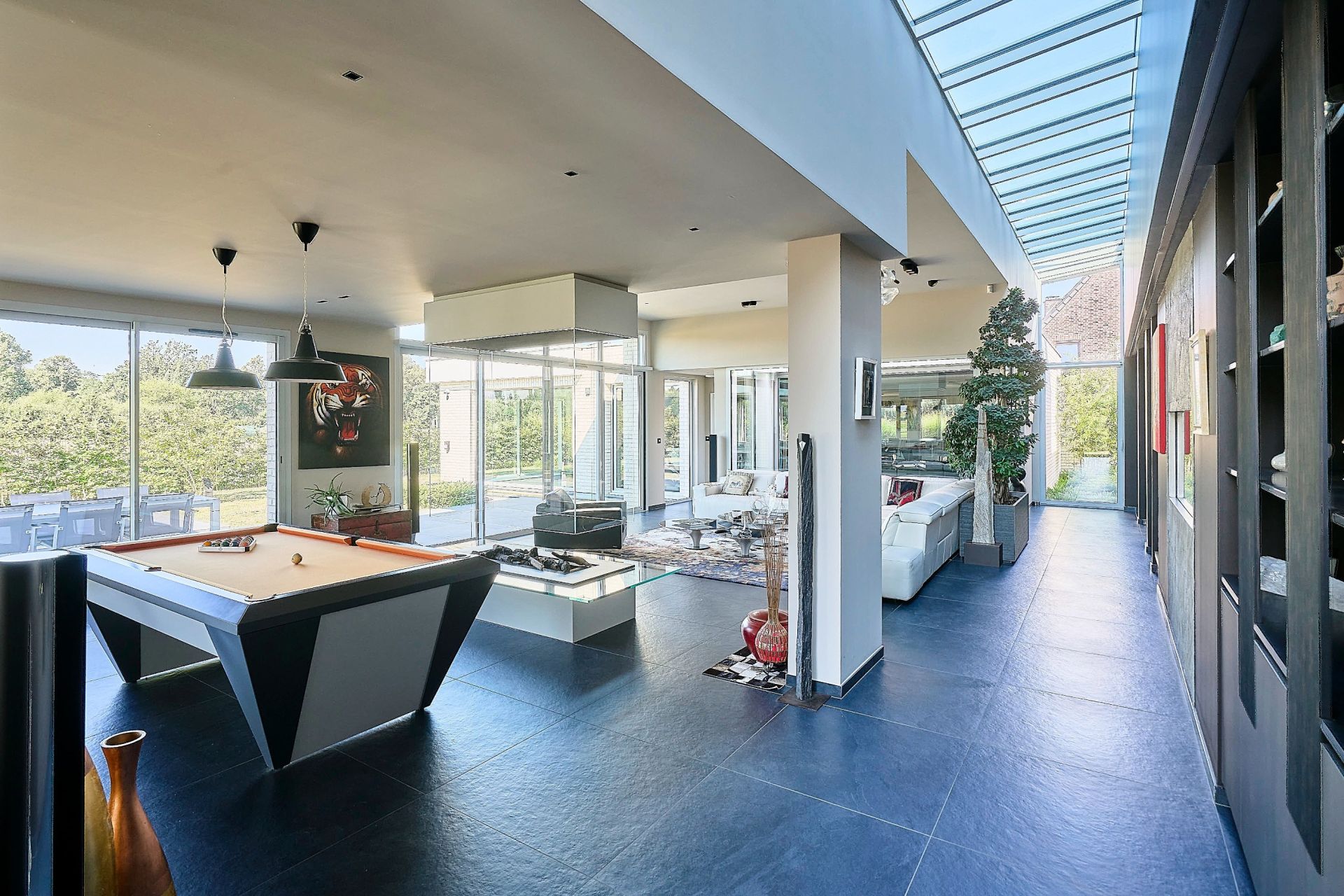 luxury house 10 Rooms for sale on MERIGNIES (59710)