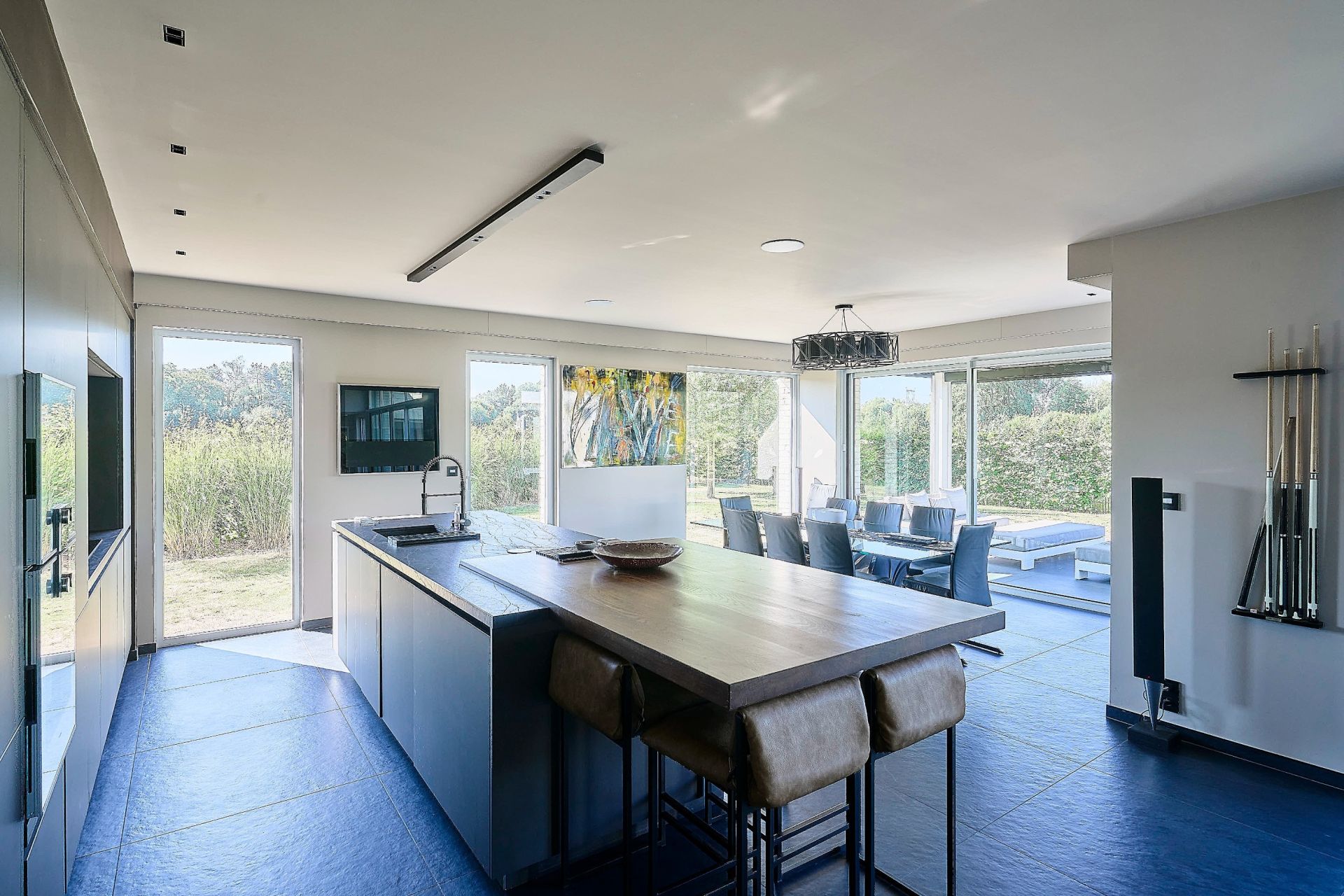 luxury house 10 Rooms for sale on MERIGNIES (59710)