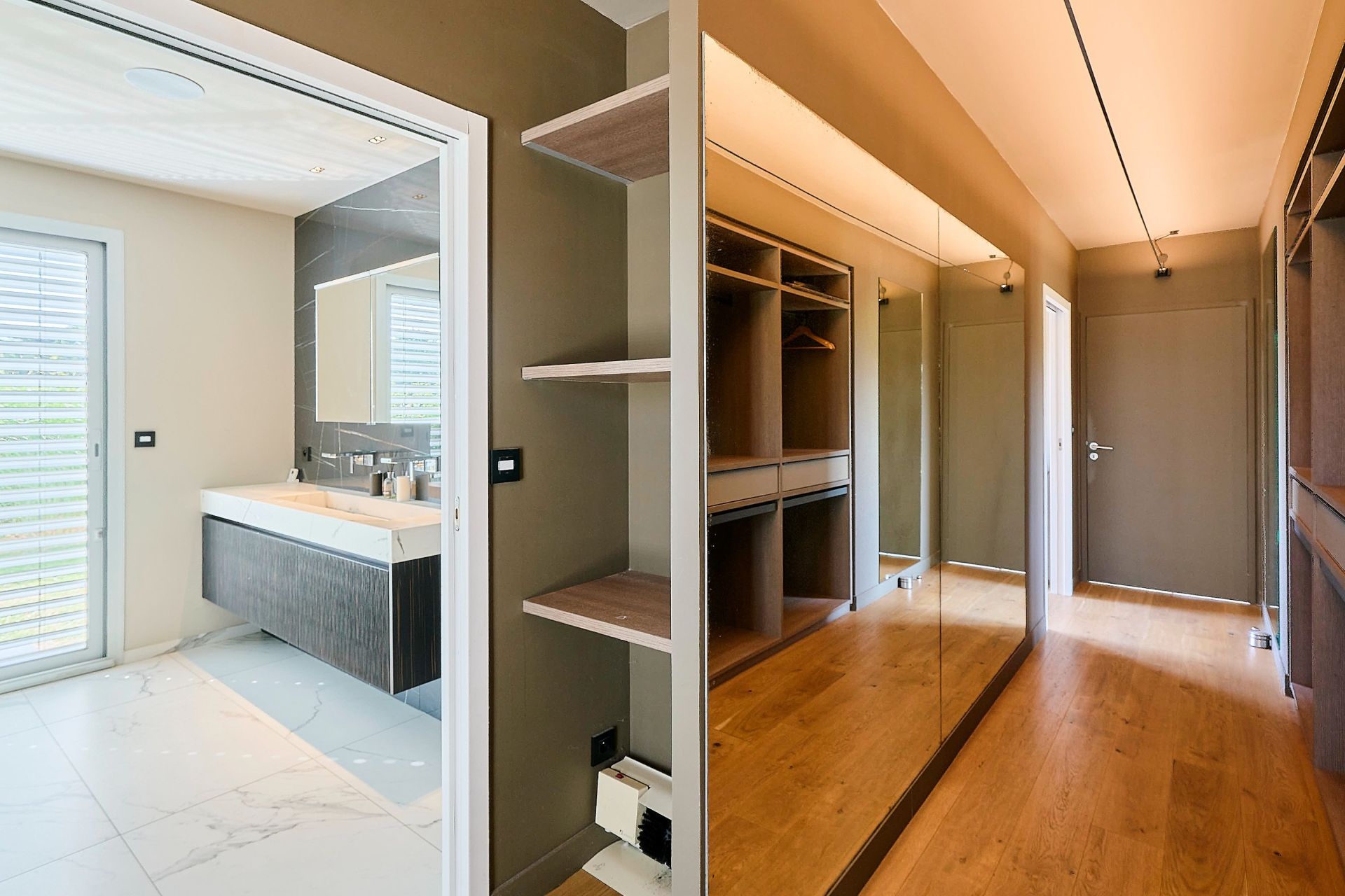 luxury house 10 Rooms for sale on MERIGNIES (59710)
