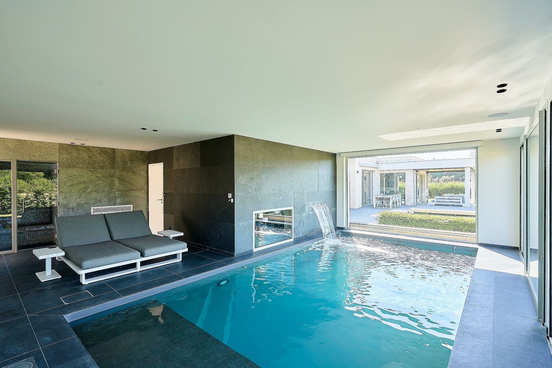 luxury house 10 Rooms for sale on MERIGNIES (59710)