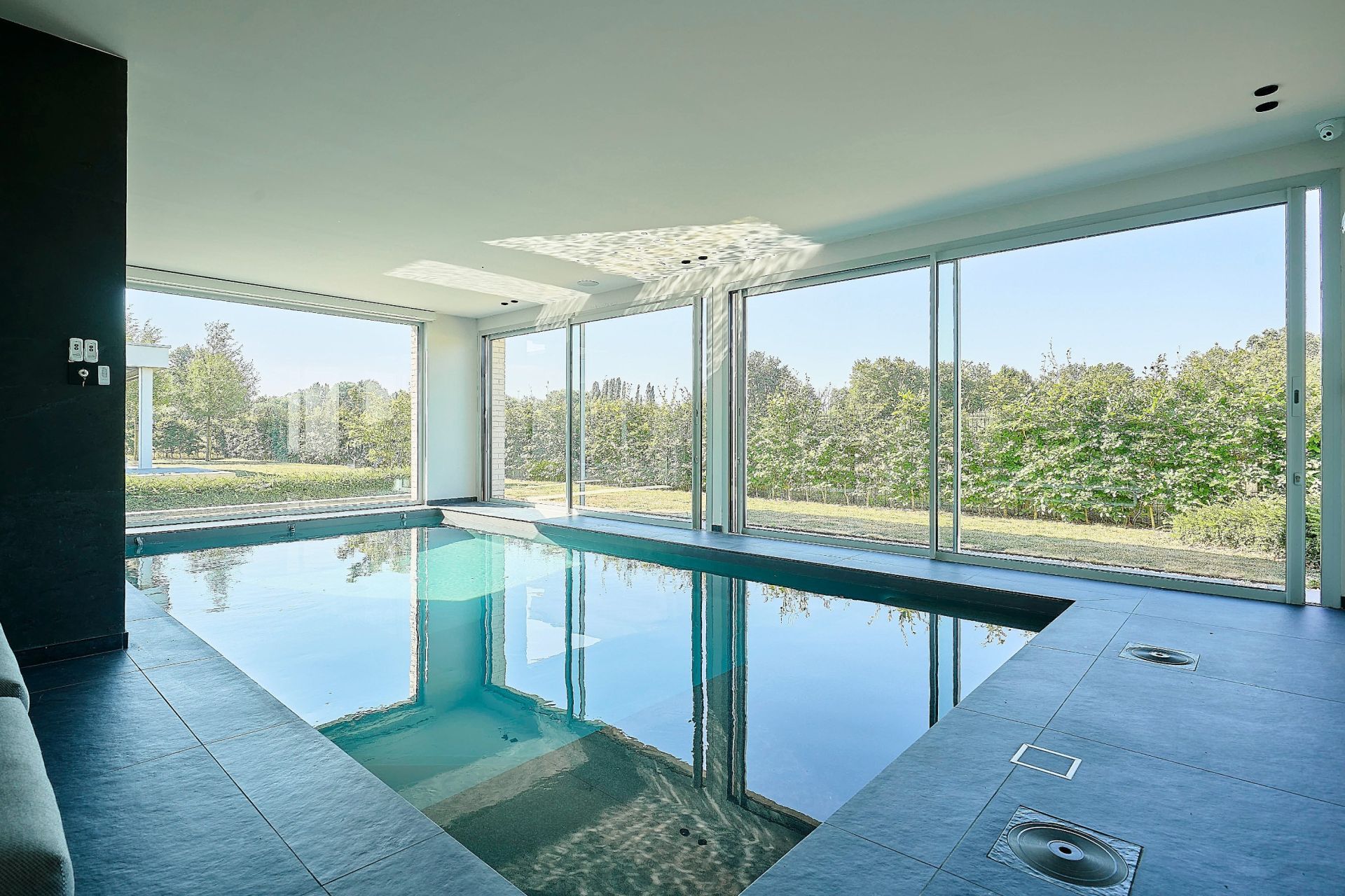 luxury house 10 Rooms for sale on MERIGNIES (59710)