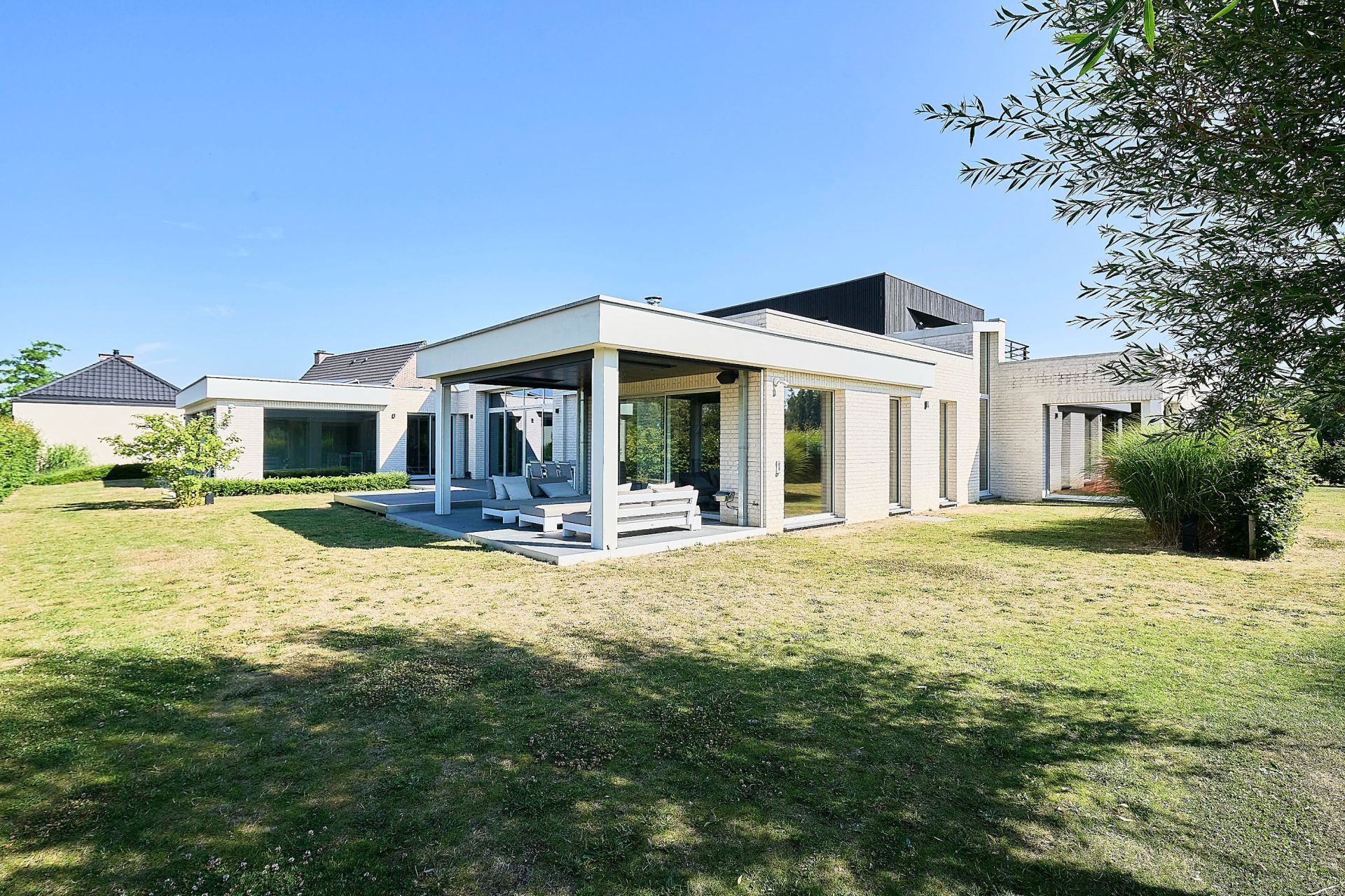 luxury house 10 Rooms for sale on MERIGNIES (59710)