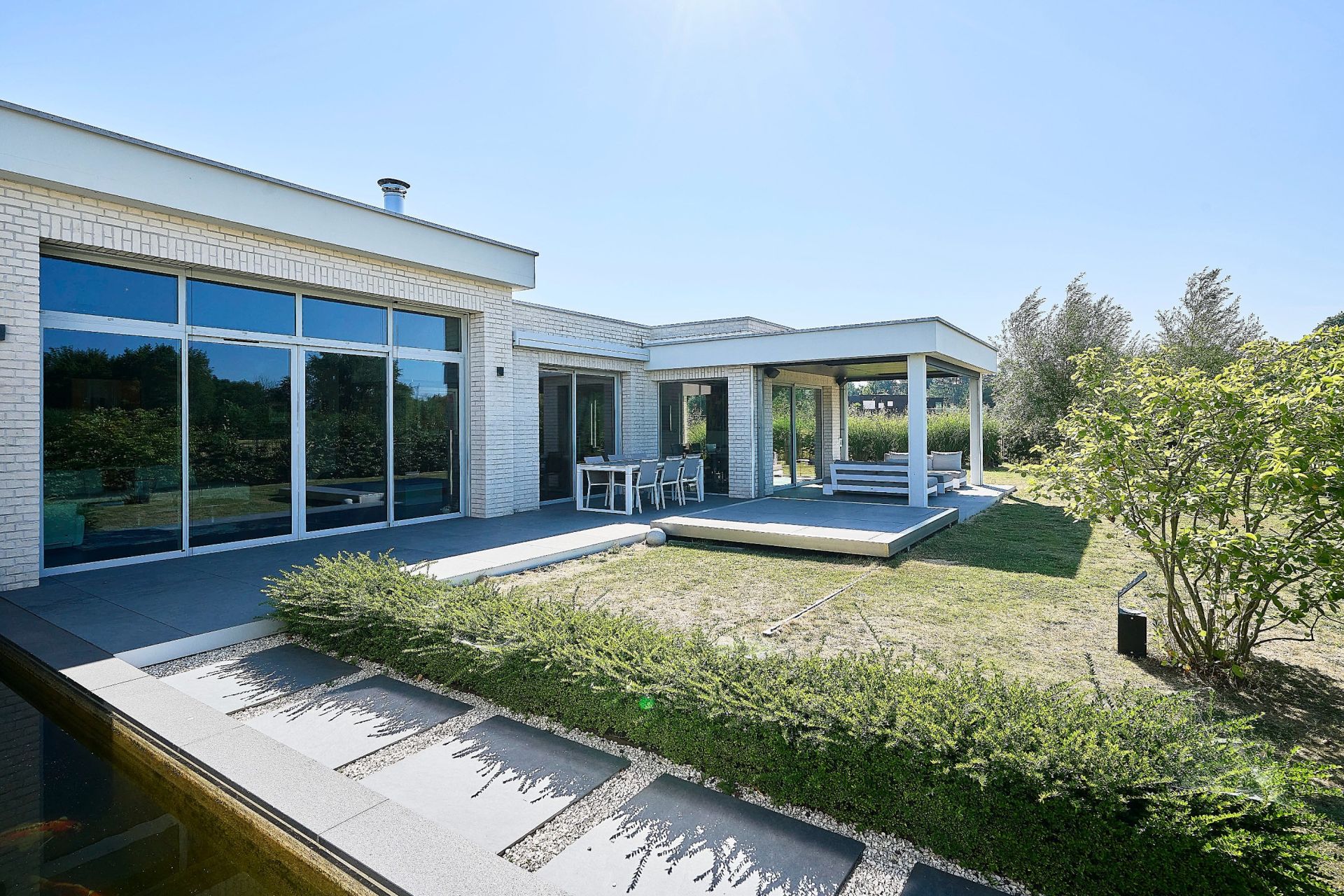 luxury house 10 Rooms for sale on MERIGNIES (59710)