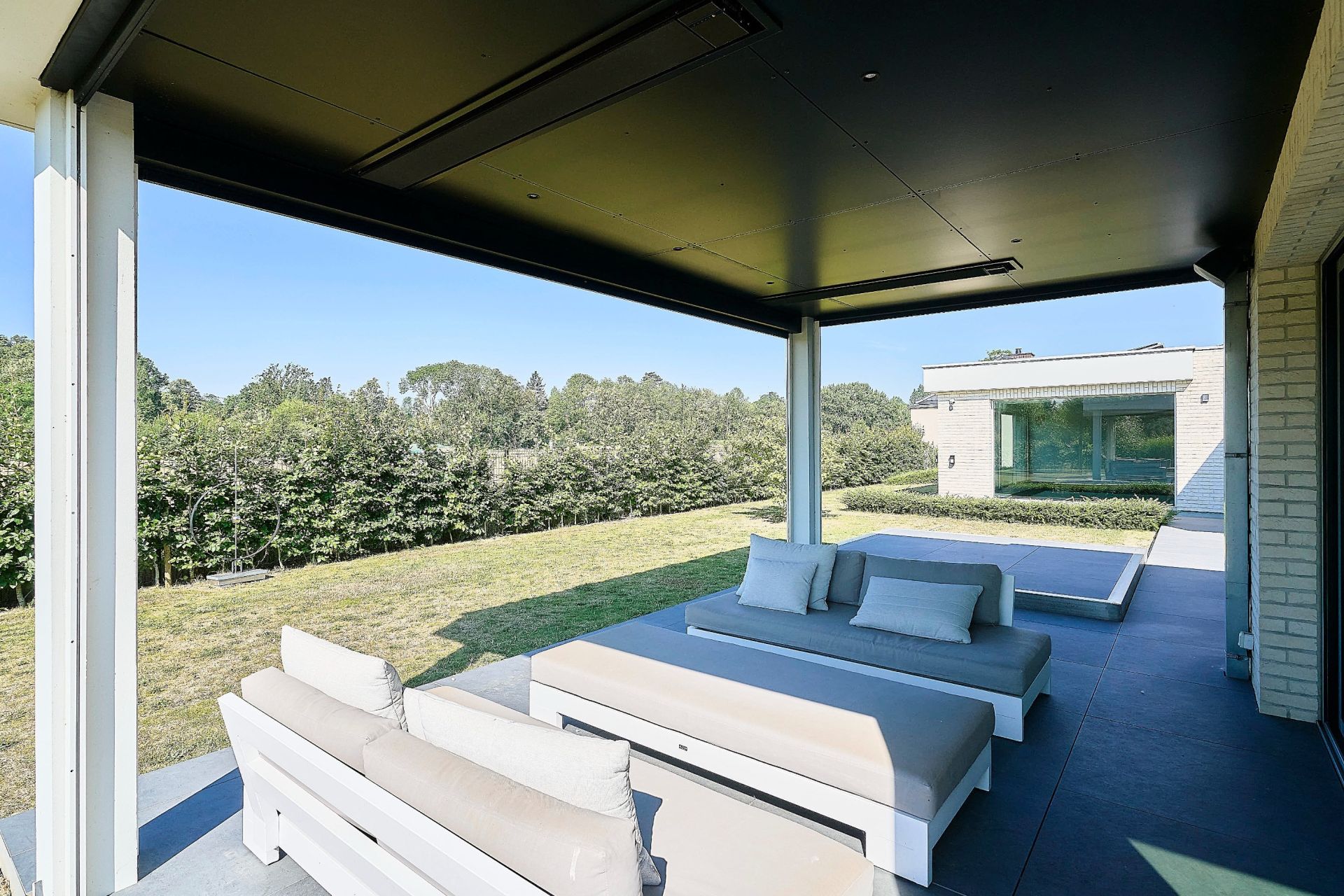 luxury house 10 Rooms for sale on MERIGNIES (59710)