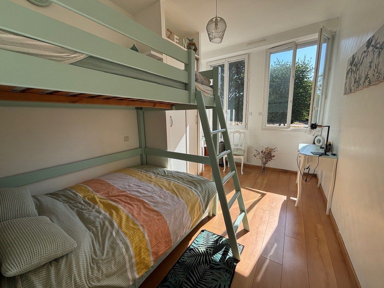 luxury apartment 5 Rooms for sale on PLEURTUIT (35730)