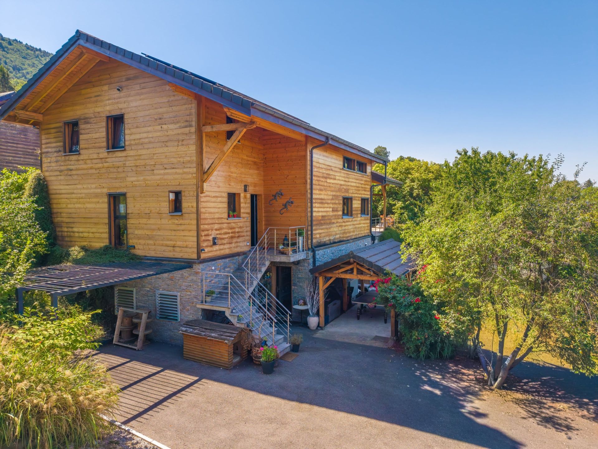 maison contemporaine 6 Pièces en vente sur ST CERGUES (74140)