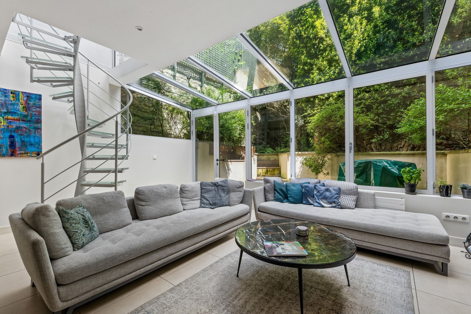 mansion (hôtel particulier) 8 Rooms for sale on PARIS (75116)