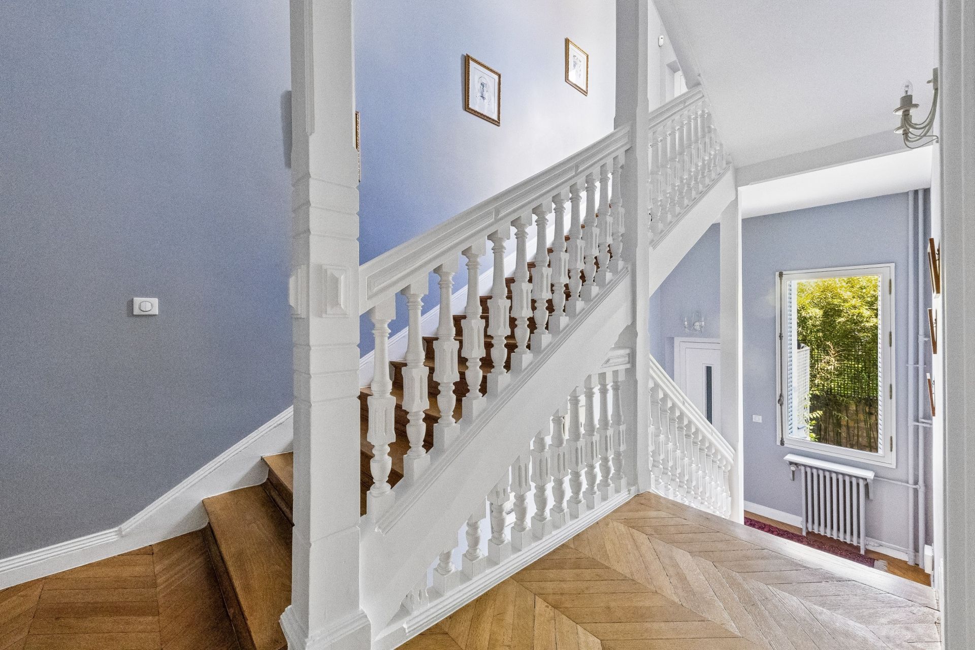 mansion (hôtel particulier) 8 Rooms for sale on PARIS (75116)