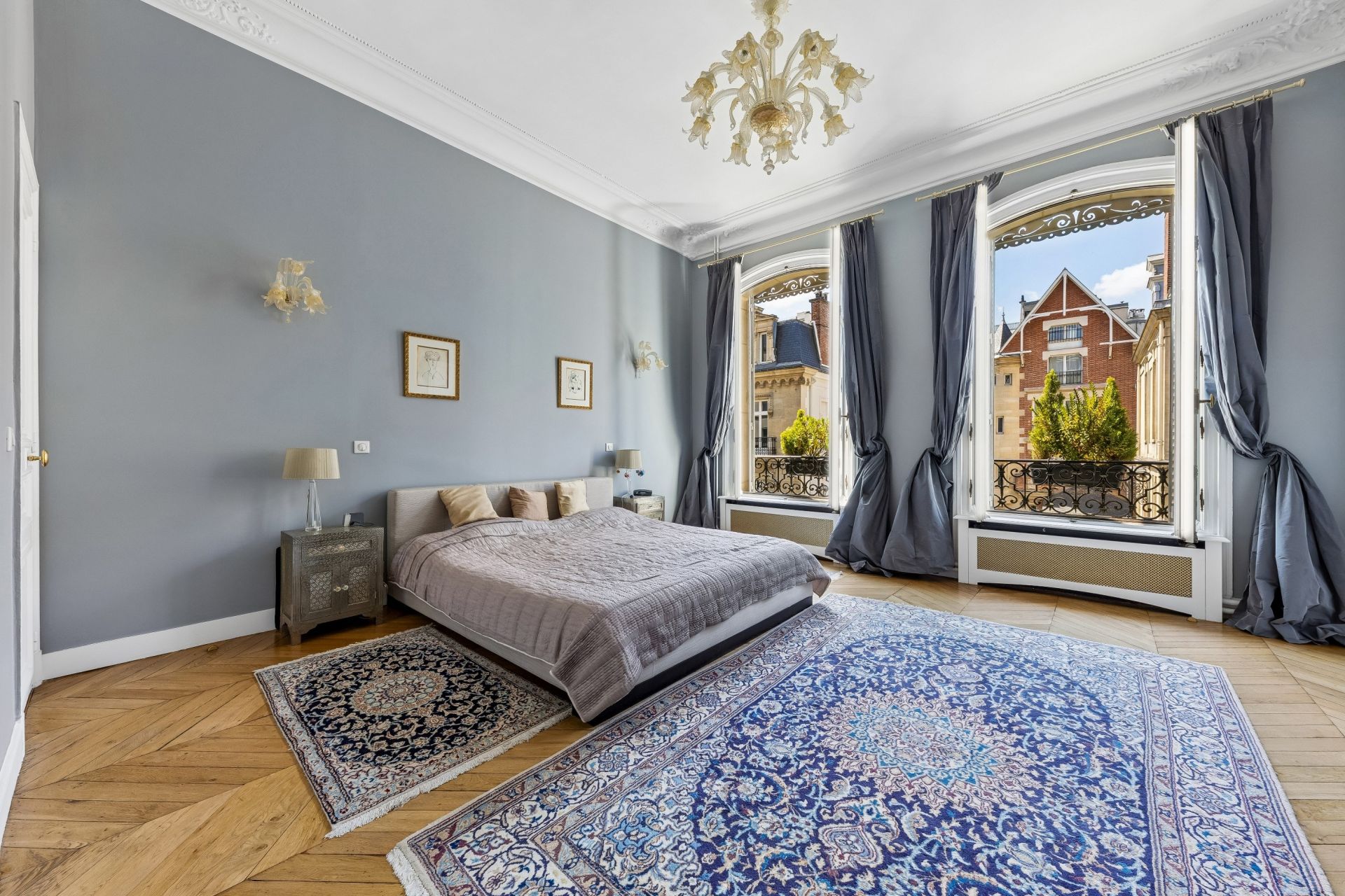 mansion (hôtel particulier) 8 Rooms for sale on PARIS (75116)