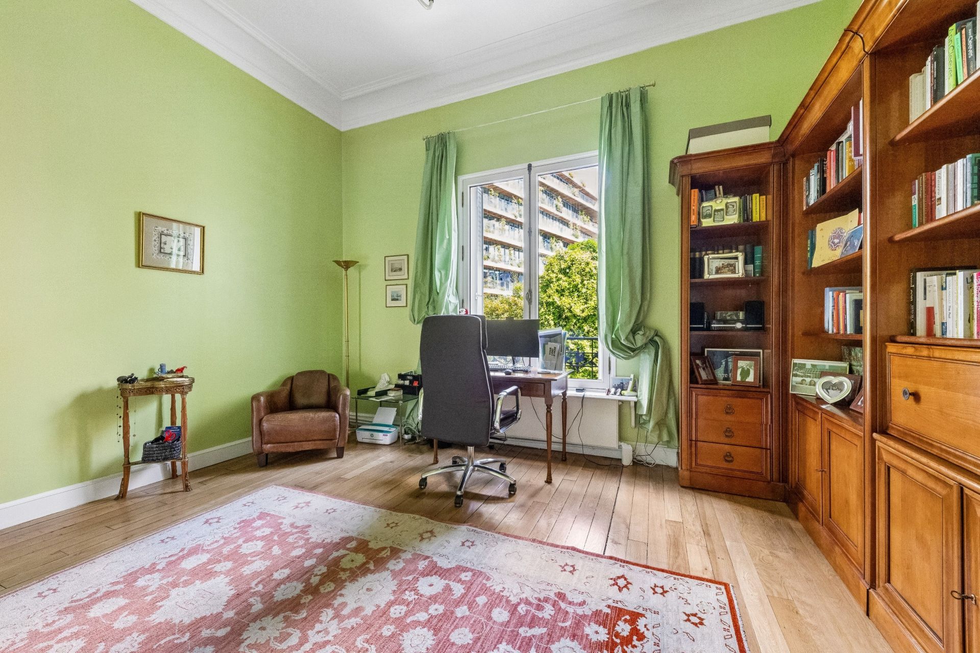 mansion (hôtel particulier) 8 Rooms for sale on PARIS (75116)