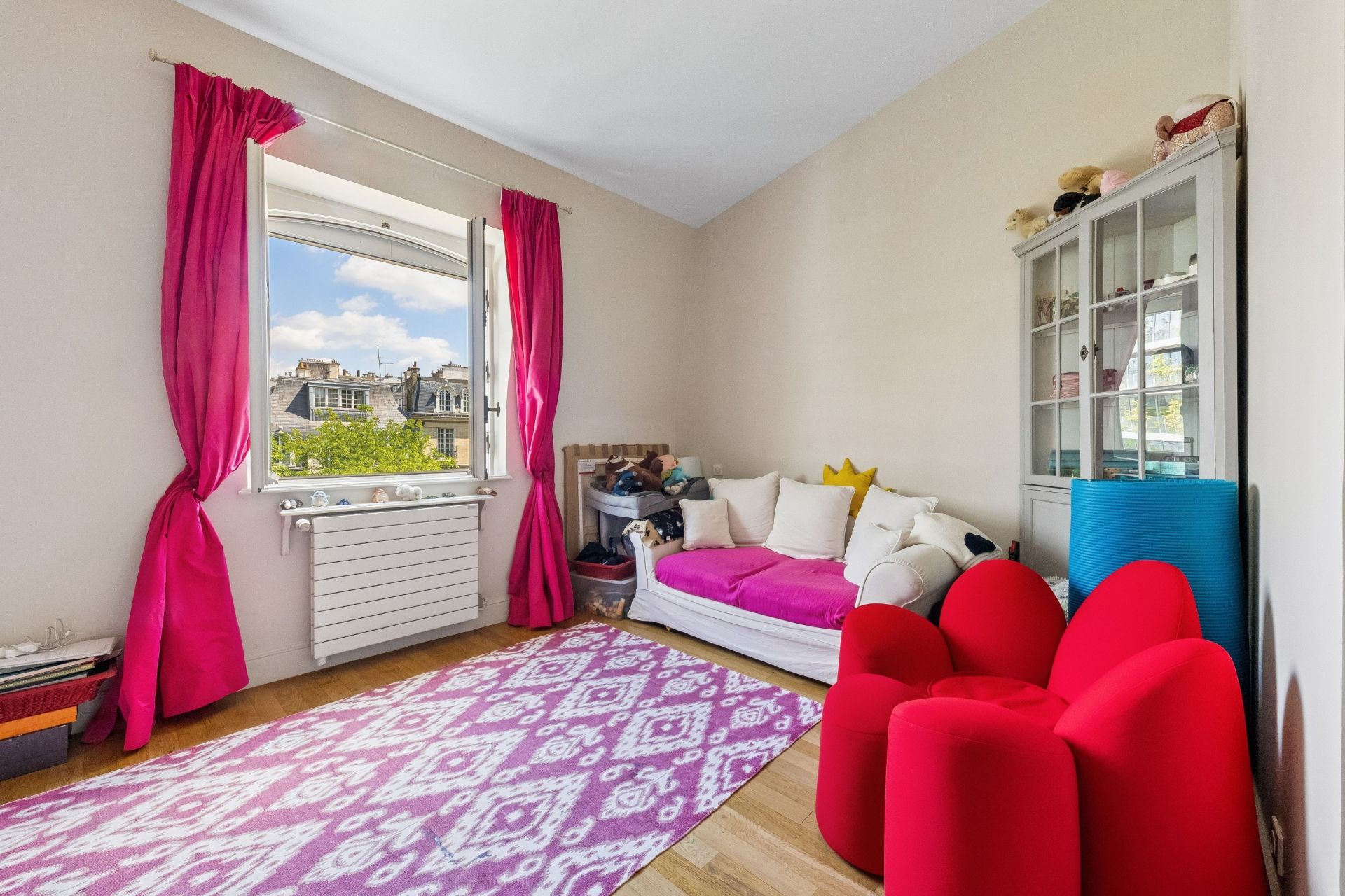 mansion (hôtel particulier) 8 Rooms for sale on PARIS (75116)