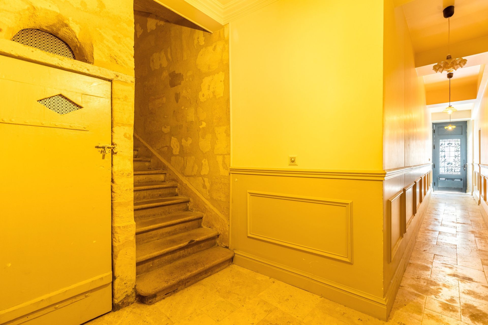 luxury apartment 4 Rooms for sale on BORDEAUX (33000)