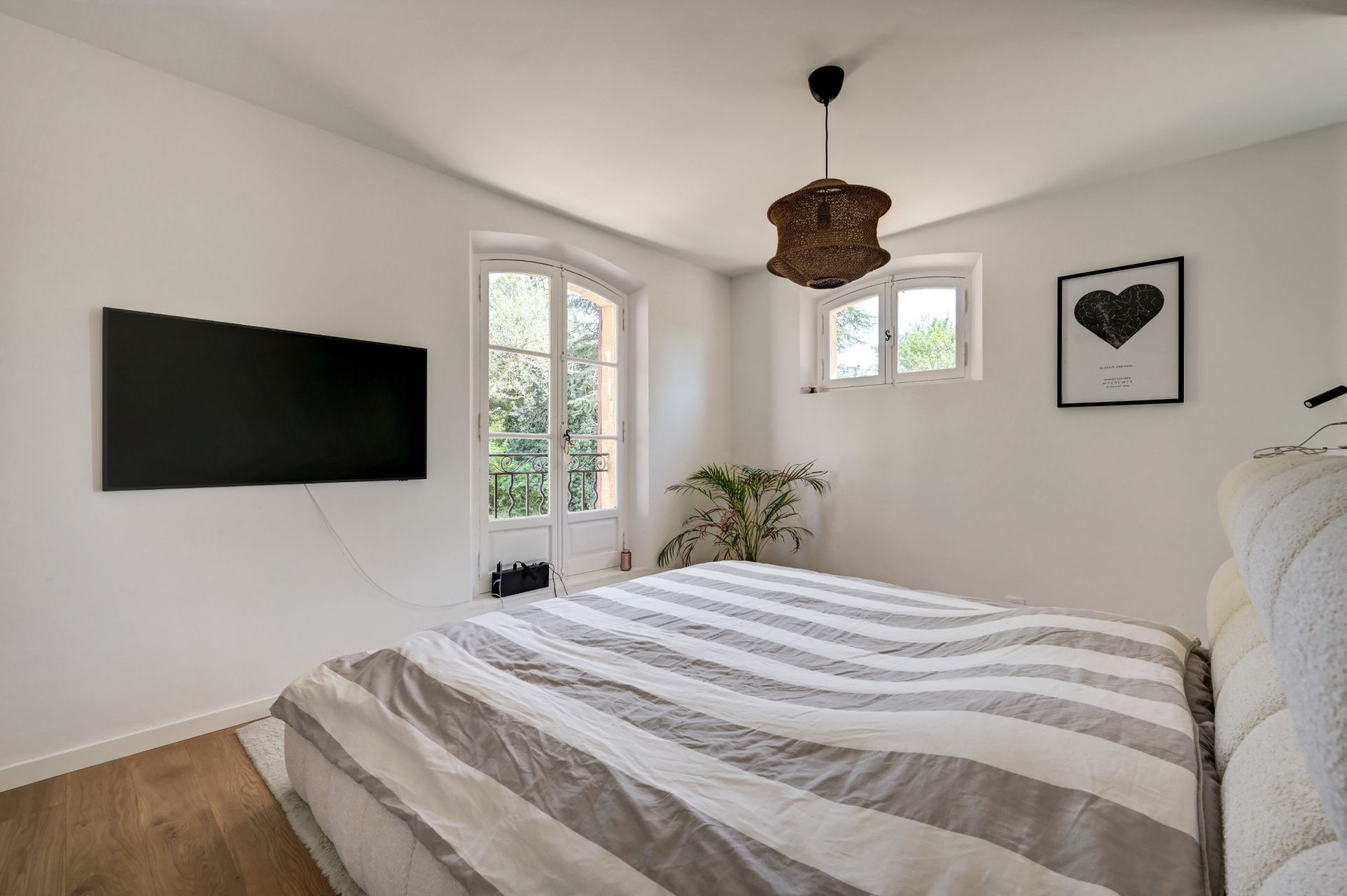 luxury house 7 Rooms for sale on AIX EN PROVENCE (13100)