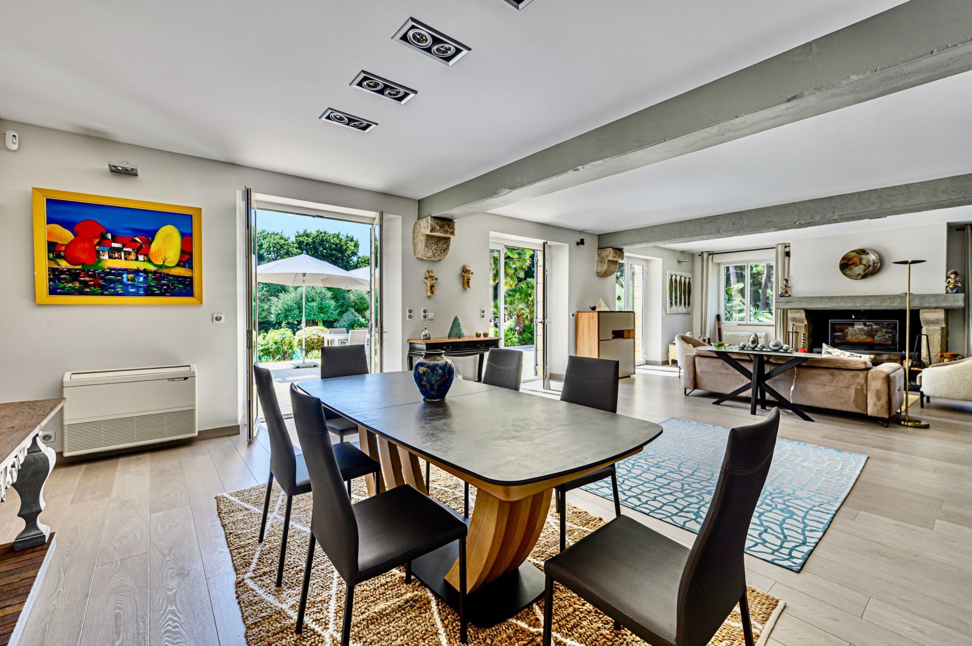 luxury property 7 Rooms for sale on GUERANDE (44350)