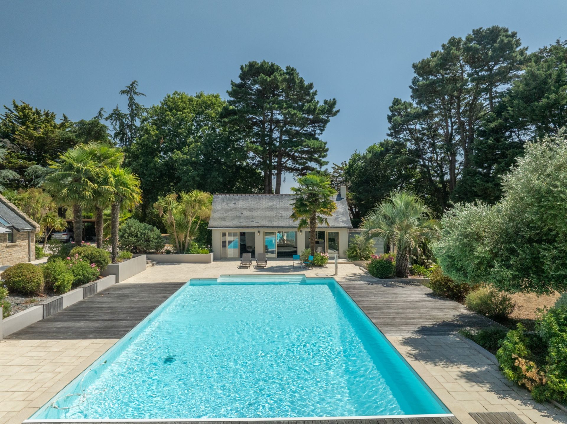 luxury property 7 Rooms for sale on GUERANDE (44350)