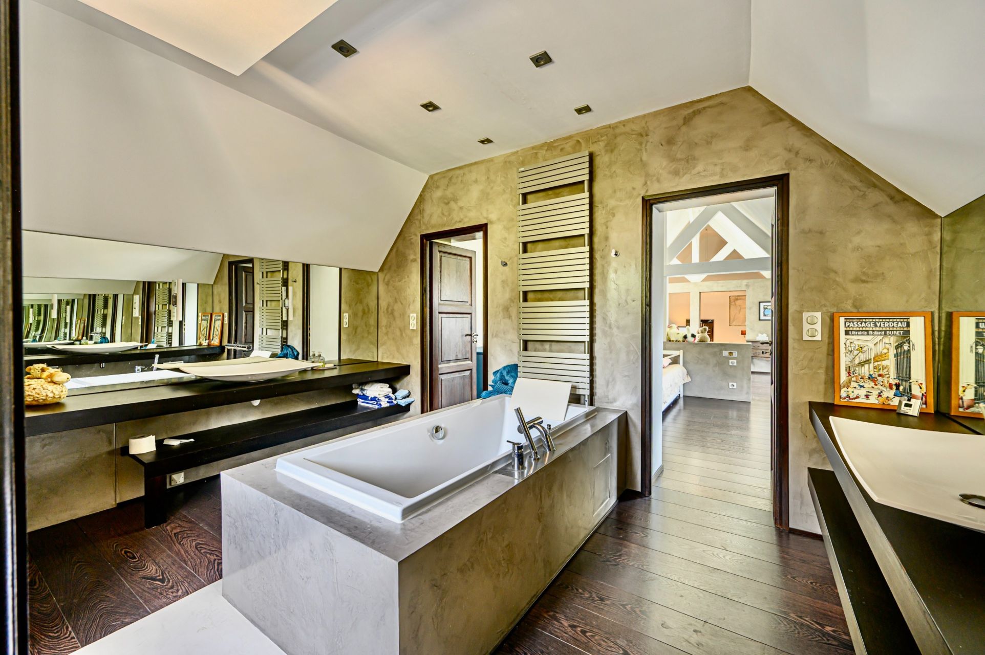 luxury property 7 Rooms for sale on GUERANDE (44350)
