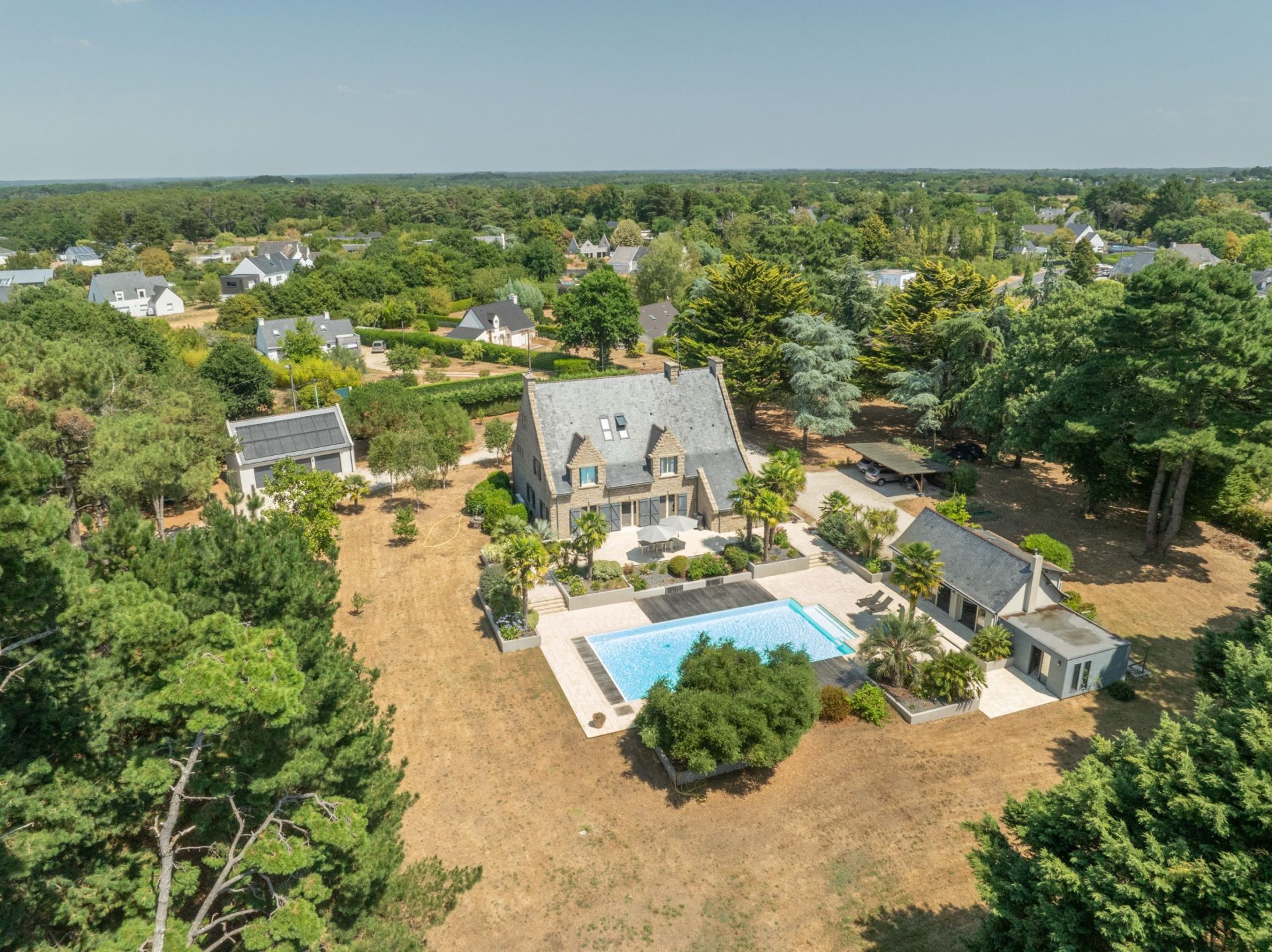 luxury property 7 Rooms for sale on GUERANDE (44350)