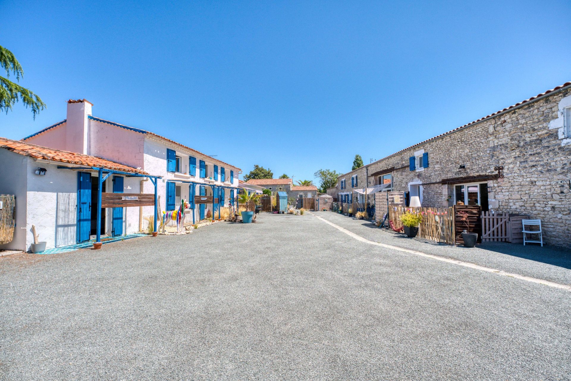 luxury house 17 Rooms for sale on ST SULPICE DE ROYAN (17200)