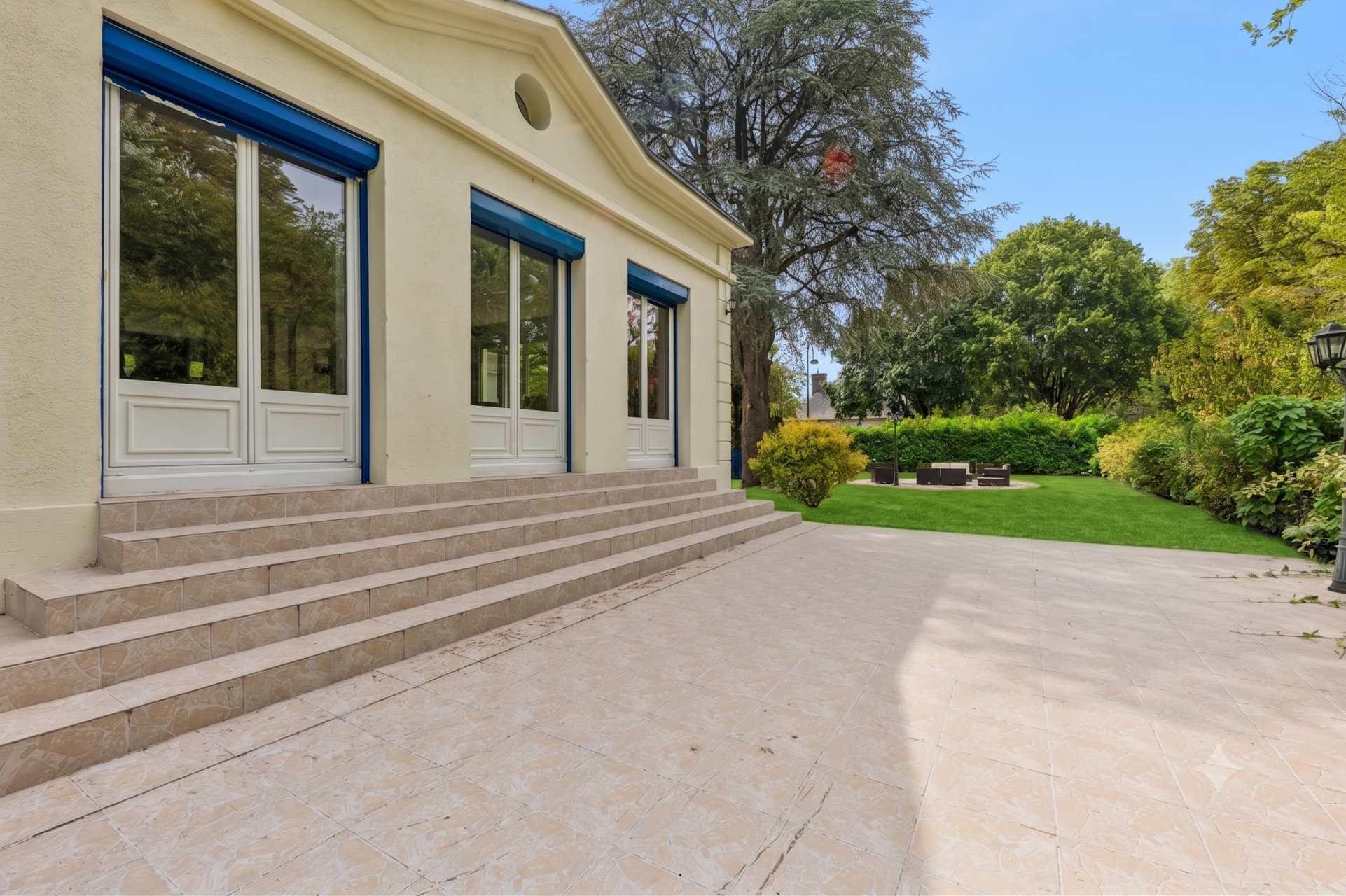 luxury house 18 Rooms for sale on SCEAUX (92330)
