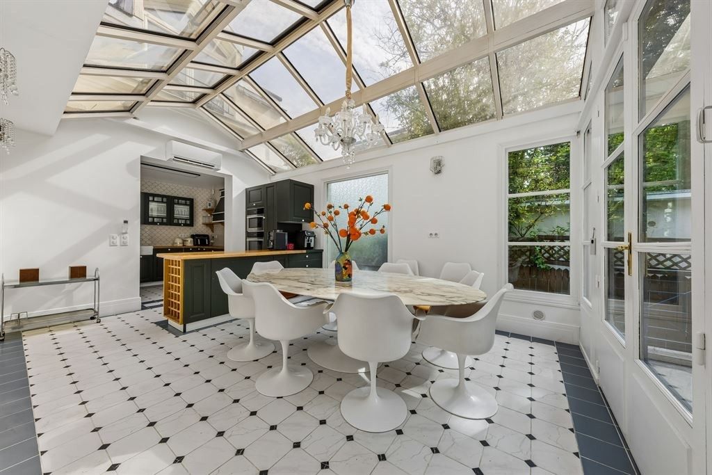 luxury house 18 Rooms for sale on SCEAUX (92330)