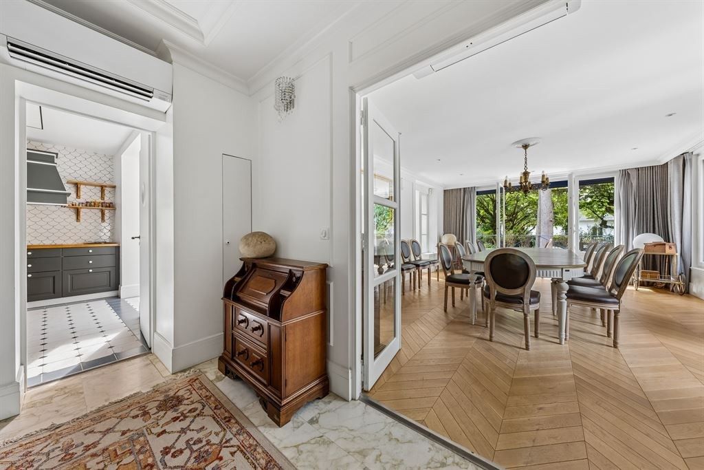 luxury house 18 Rooms for sale on SCEAUX (92330)