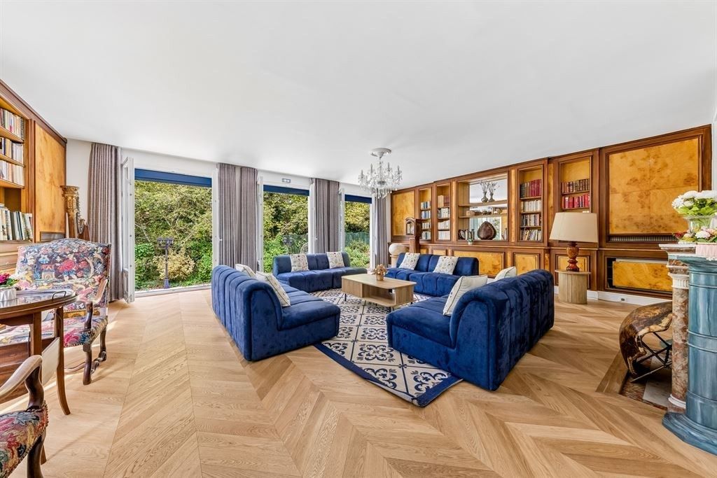 luxury house 18 Rooms for sale on SCEAUX (92330)