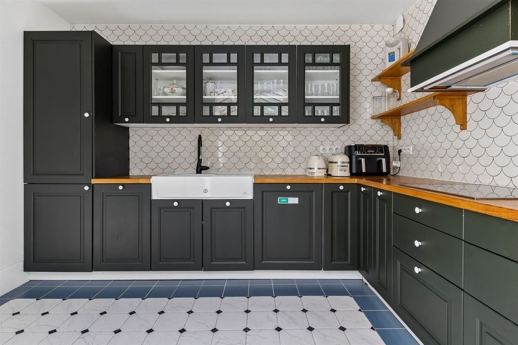 luxury house 18 Rooms for sale on SCEAUX (92330)
