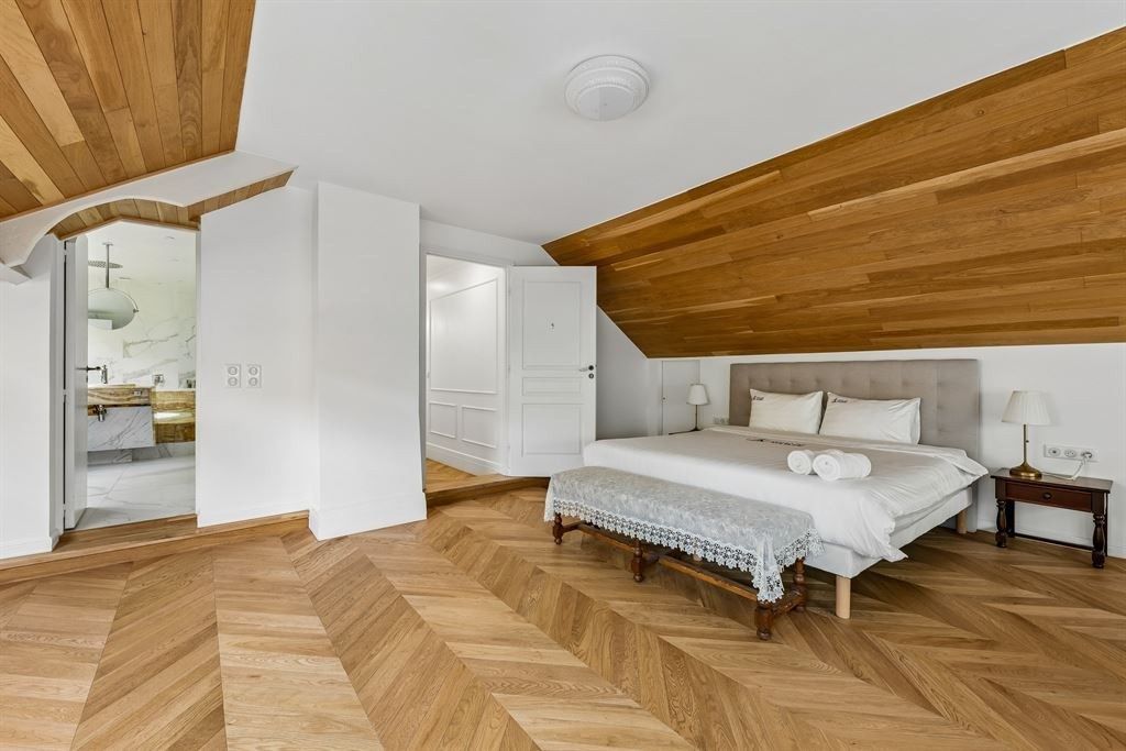 luxury house 18 Rooms for sale on SCEAUX (92330)