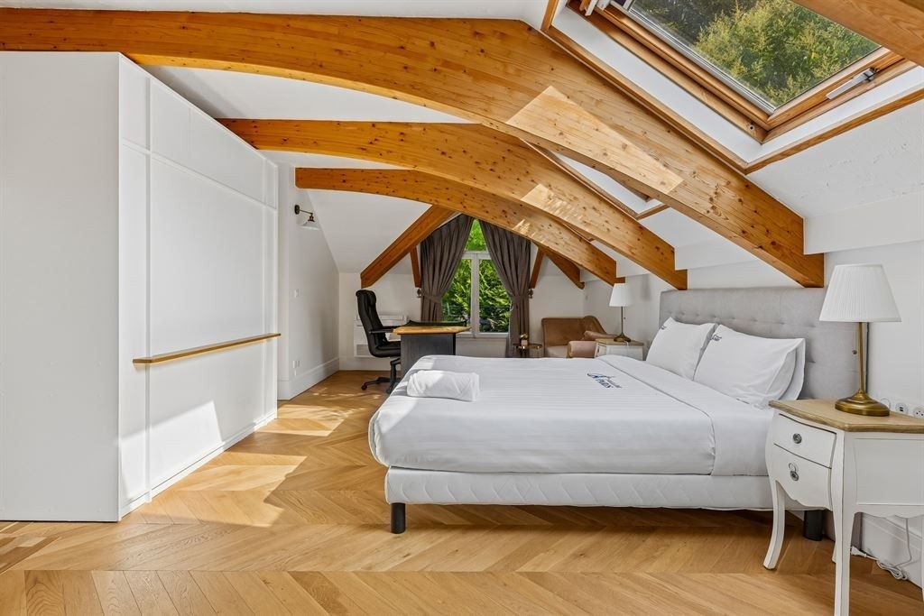 luxury house 18 Rooms for sale on SCEAUX (92330)