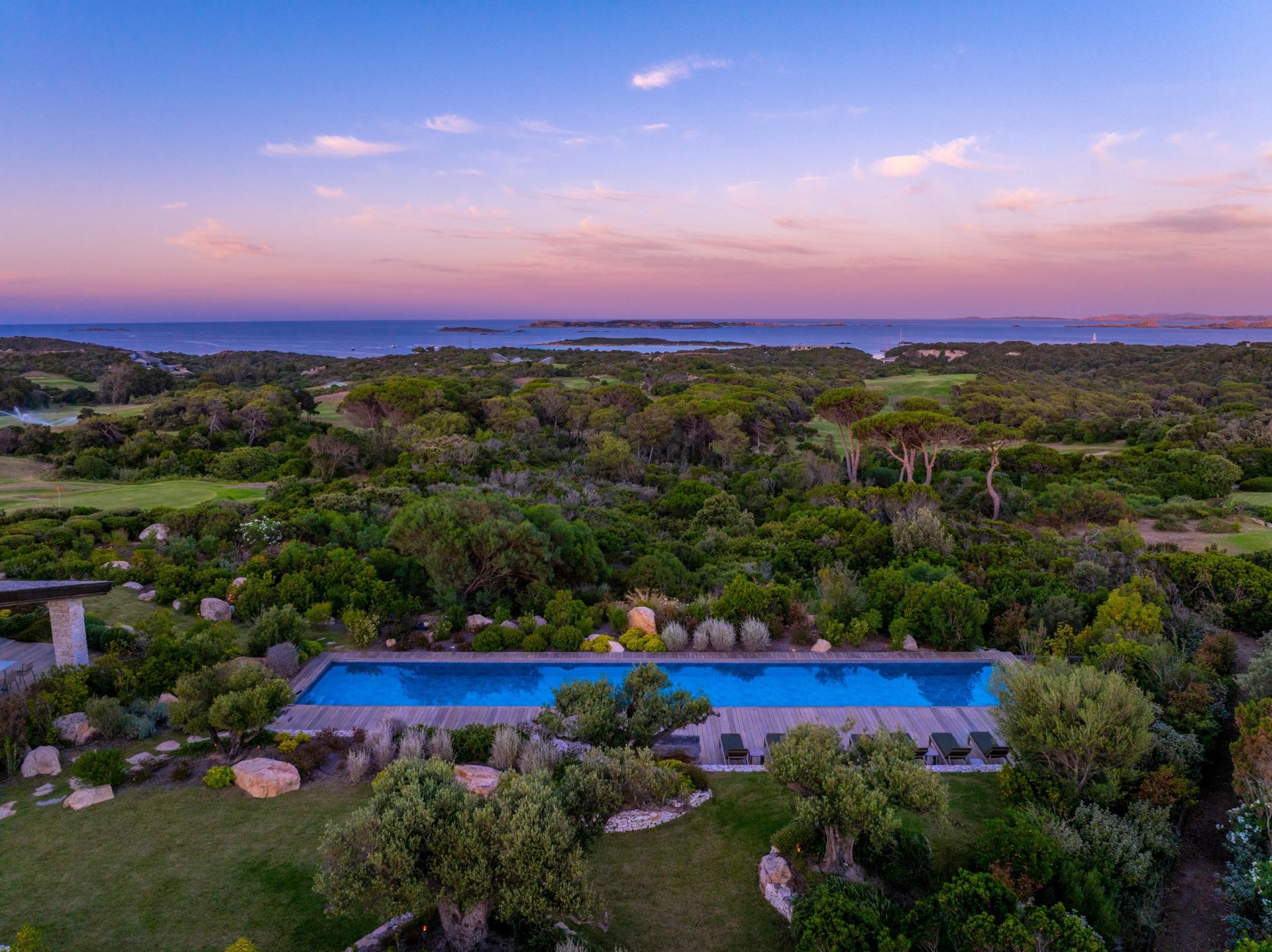 villa de luxe 11 Pièces en location saisonnière sur BONIFACIO (20169)