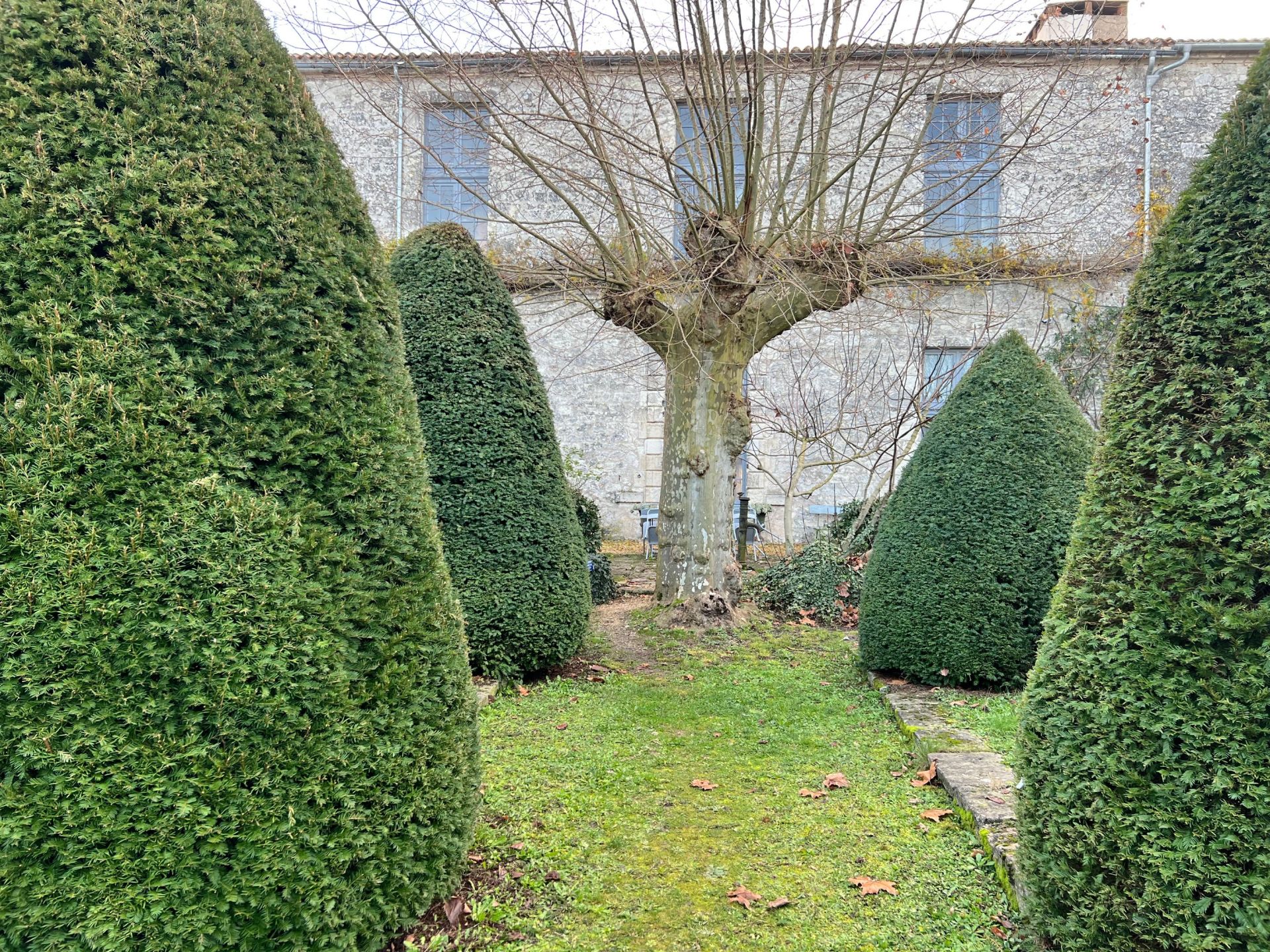 luxury house 7 Rooms for sale on BERGERAC (24100)