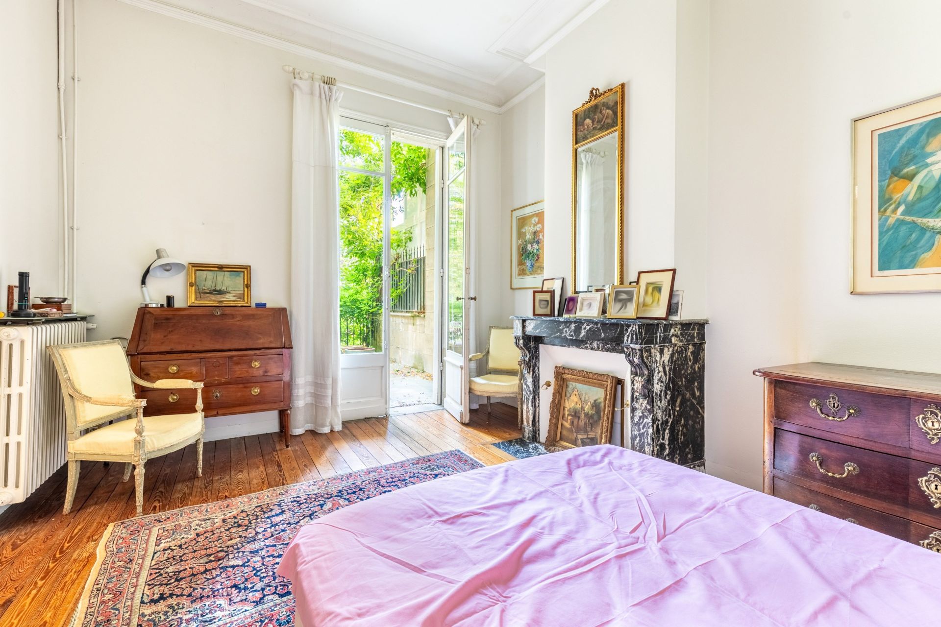 luxury house 6 Rooms for sale on BORDEAUX (33000)