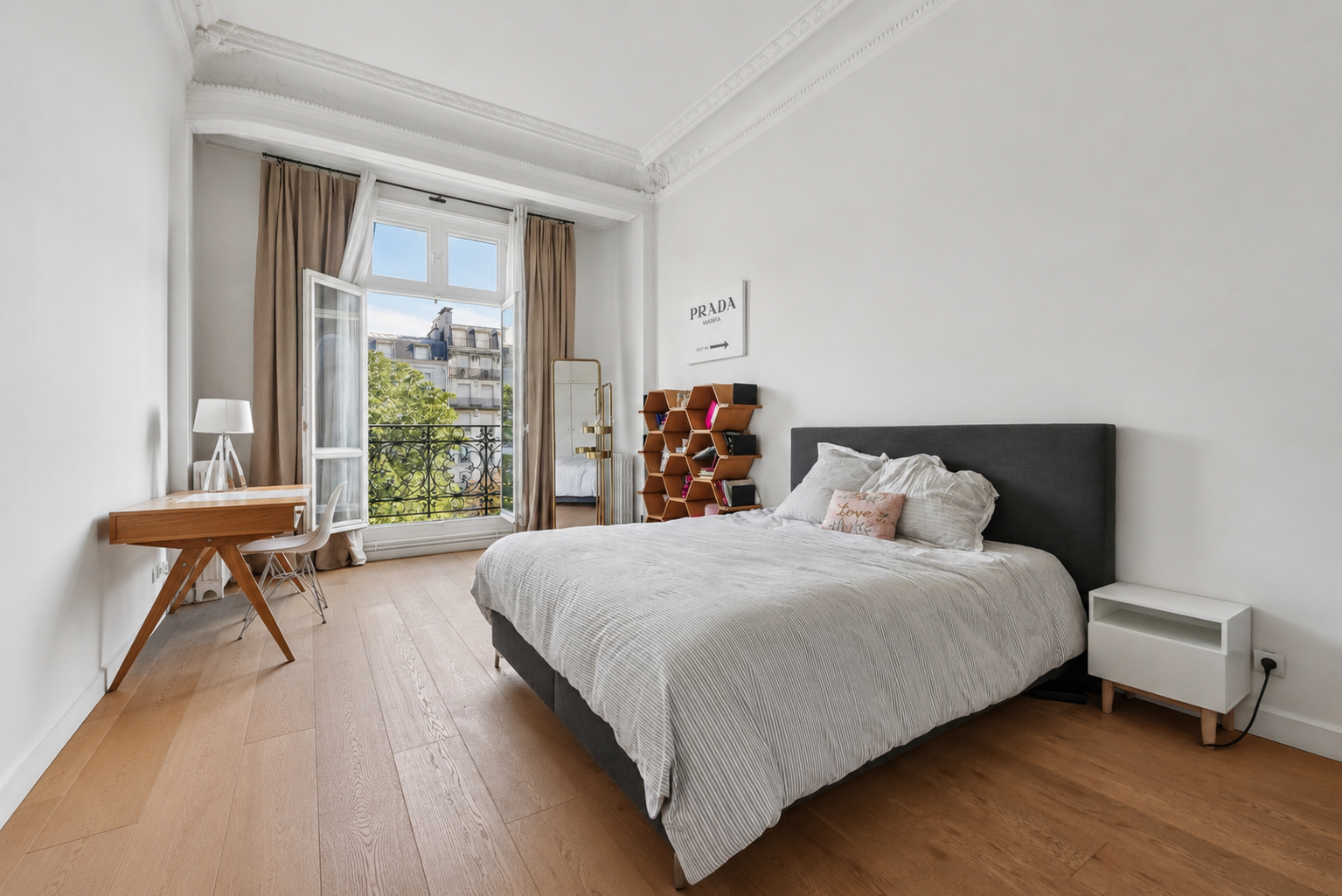 luxury apartment 7 Rooms for rent on PARIS (75016)
