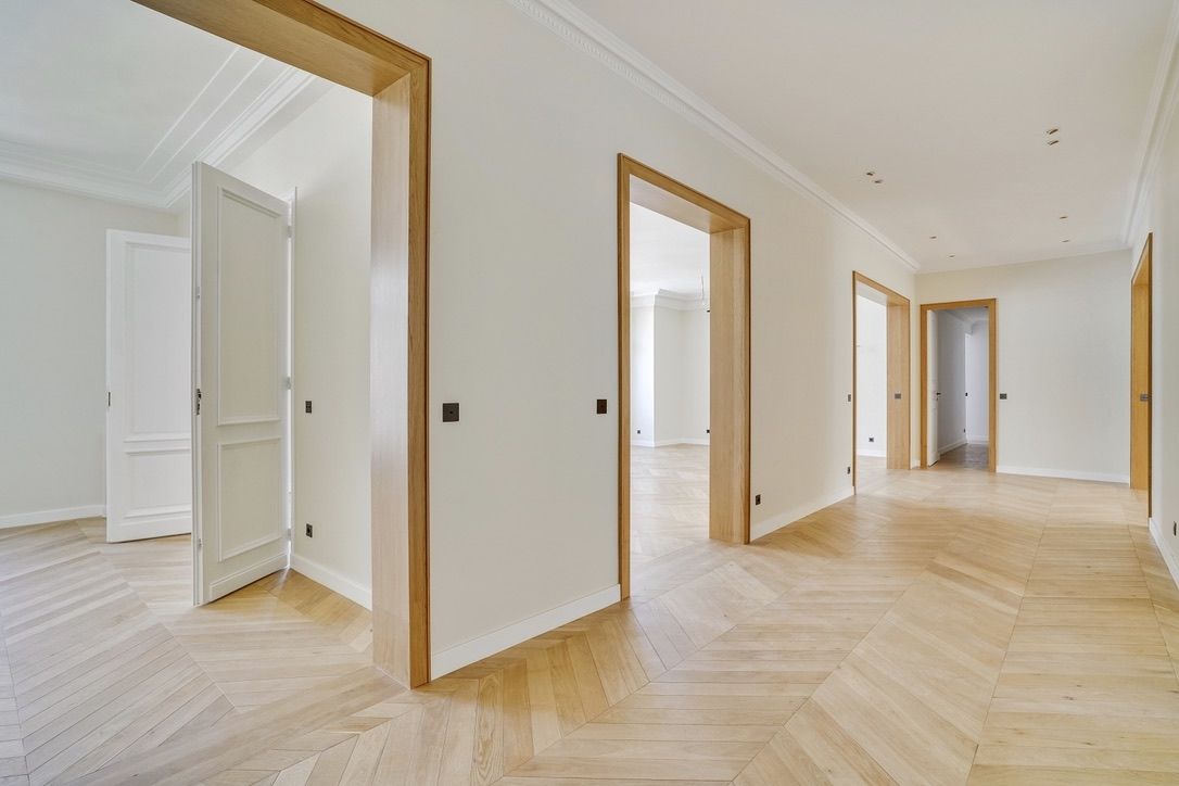 luxury apartment 8 Rooms for sale on PARIS (75007)