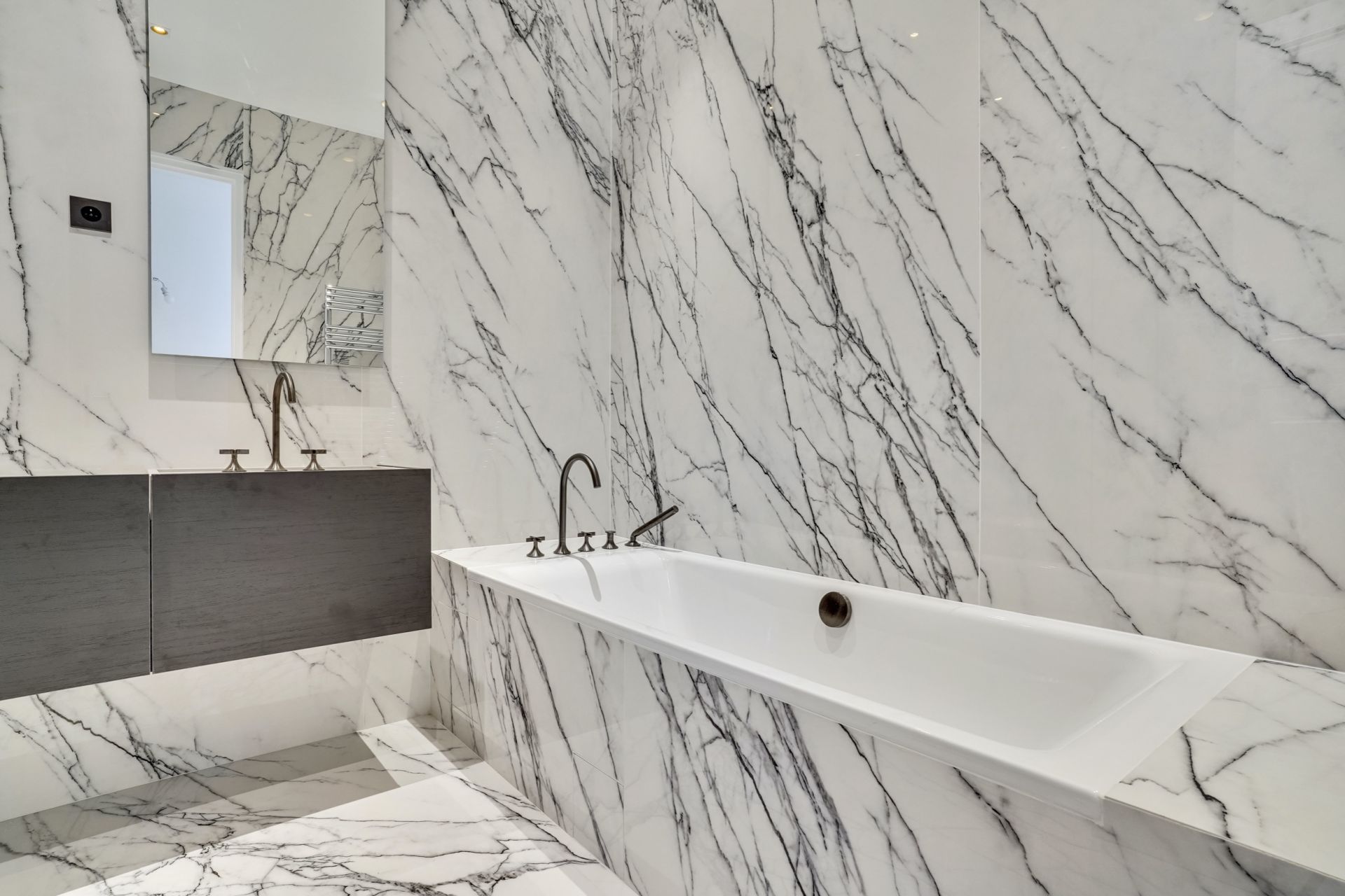 luxury apartment 8 Rooms for sale on PARIS (75007)