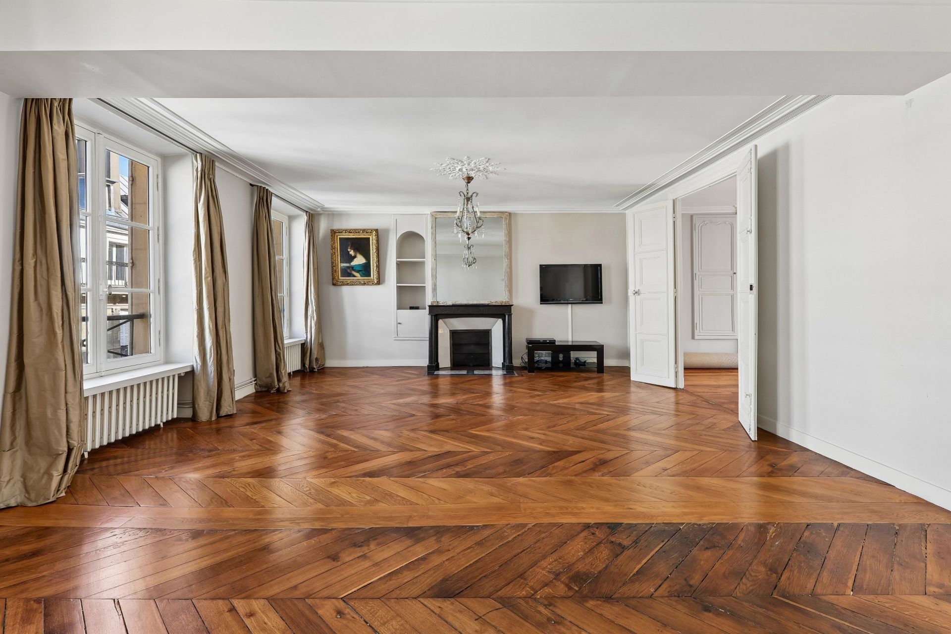luxury apartment 4 Rooms for sale on PARIS (75008)