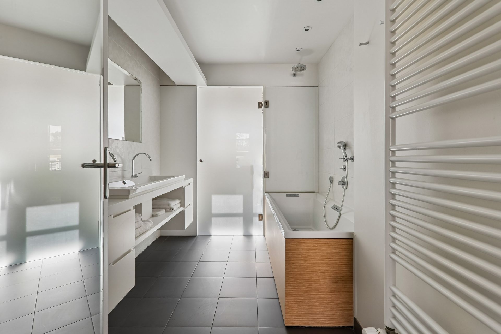luxury apartment 4 Rooms for sale on PARIS (75008)