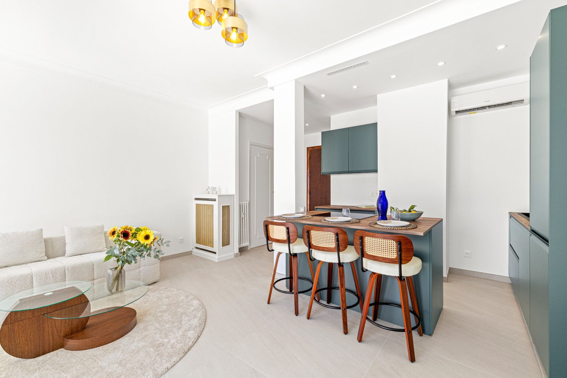 luxury apartment 2 Rooms for sale on NICE (06300)