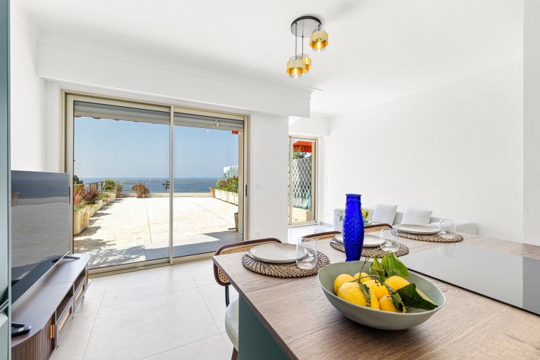 luxury apartment 2 Rooms for sale on NICE (06300)
