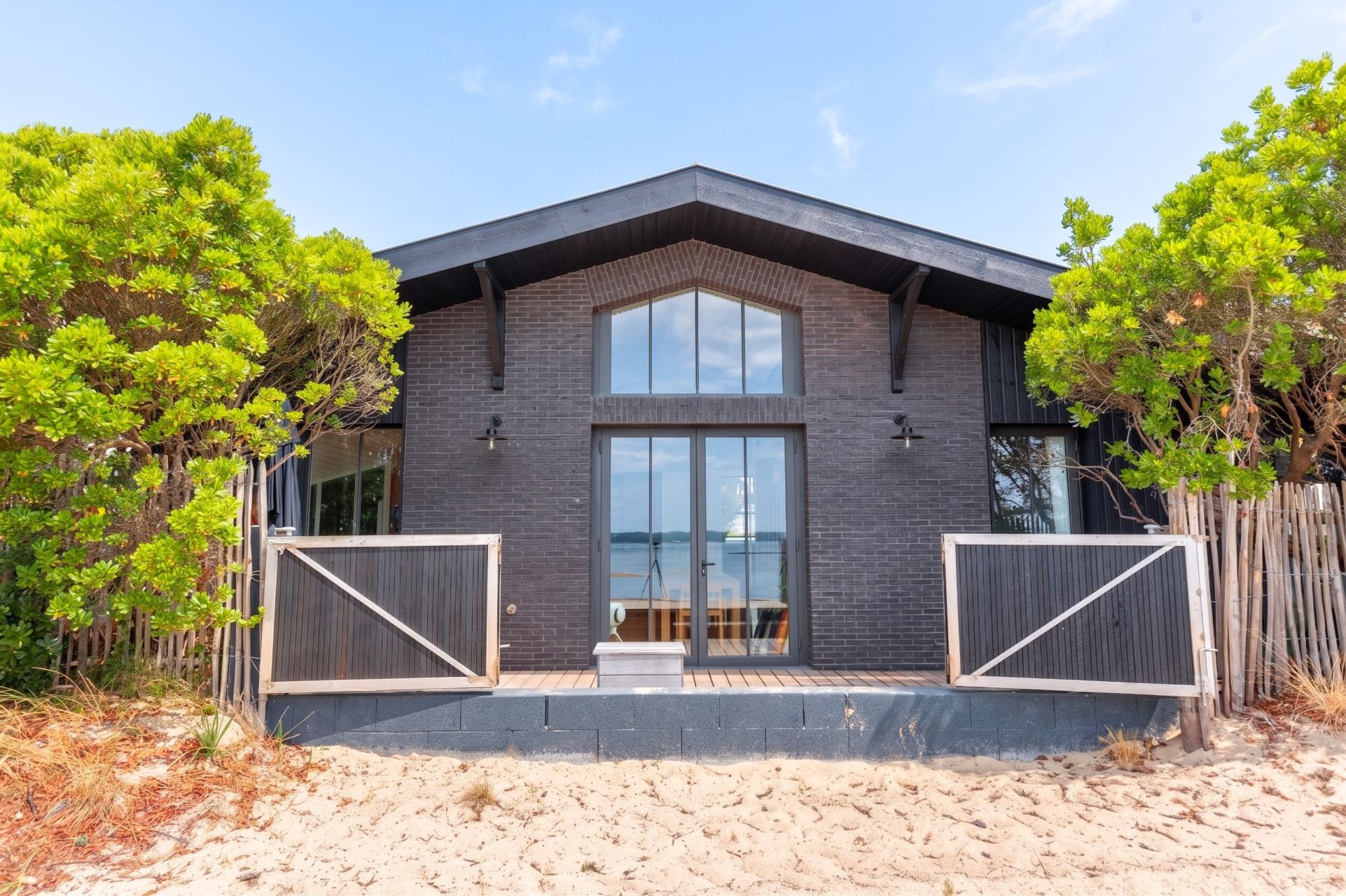 luxury house 5 Rooms for sale on CAP FERRET (33970)